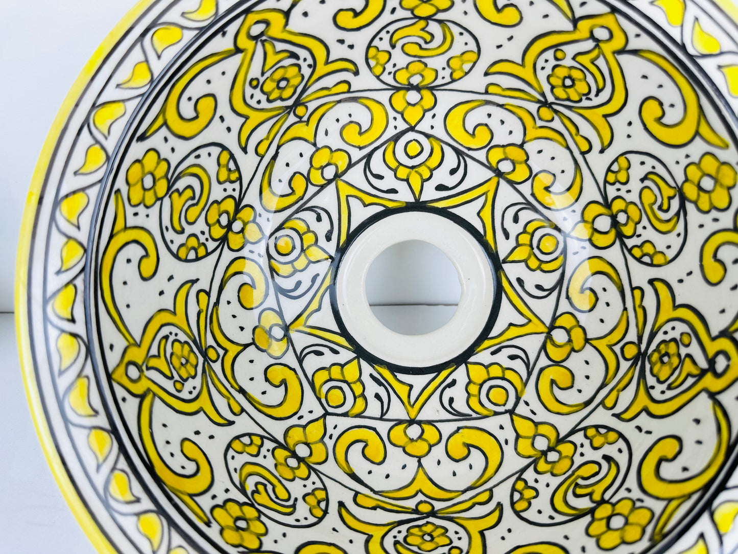 Lemon Burst: Handcrafted Ceramic Sink in Lemon Yellow Hue