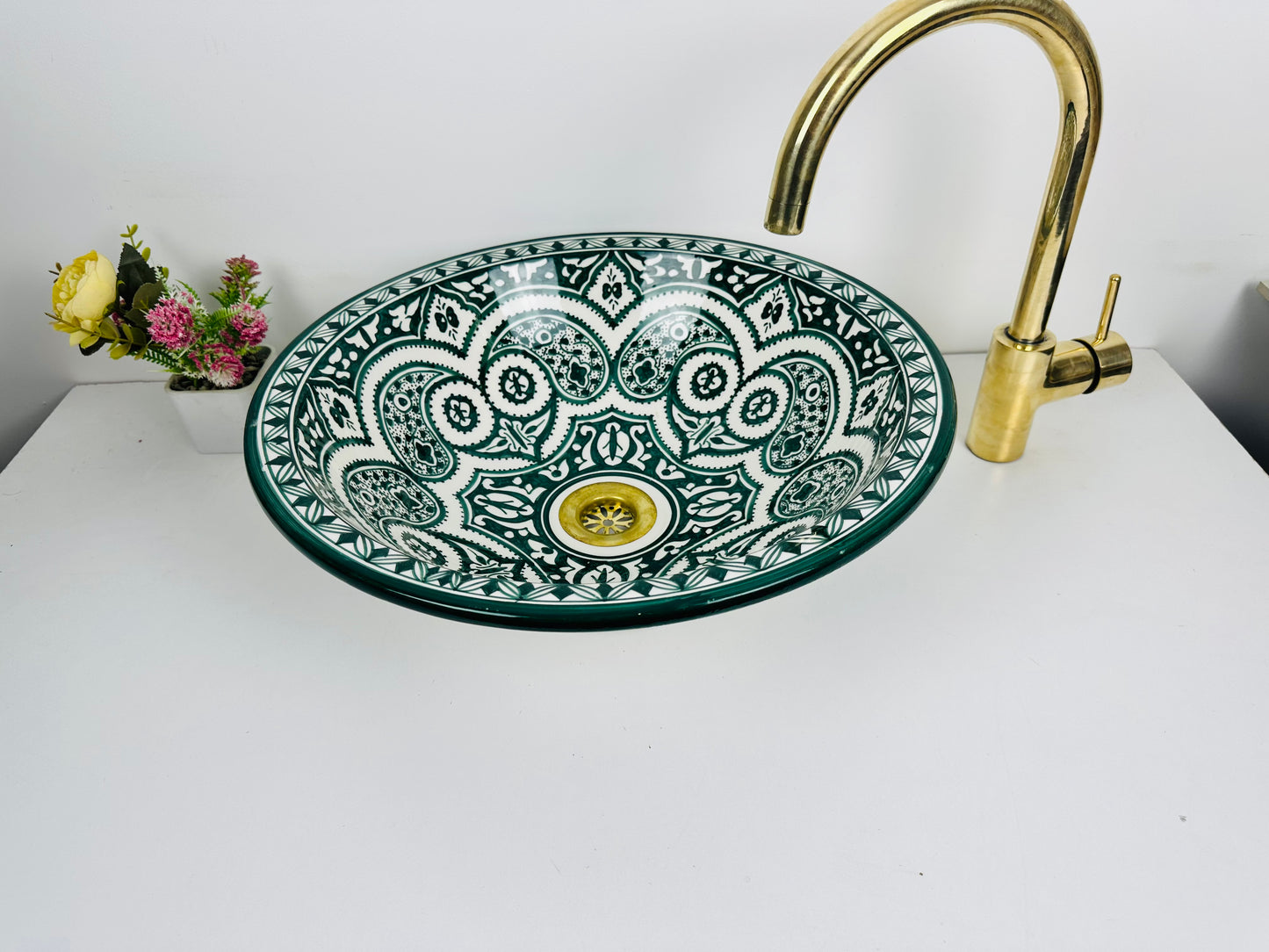 Verdant Craftsmanship: Handcrafted Ceramic Sink in Artisanal Dark Green