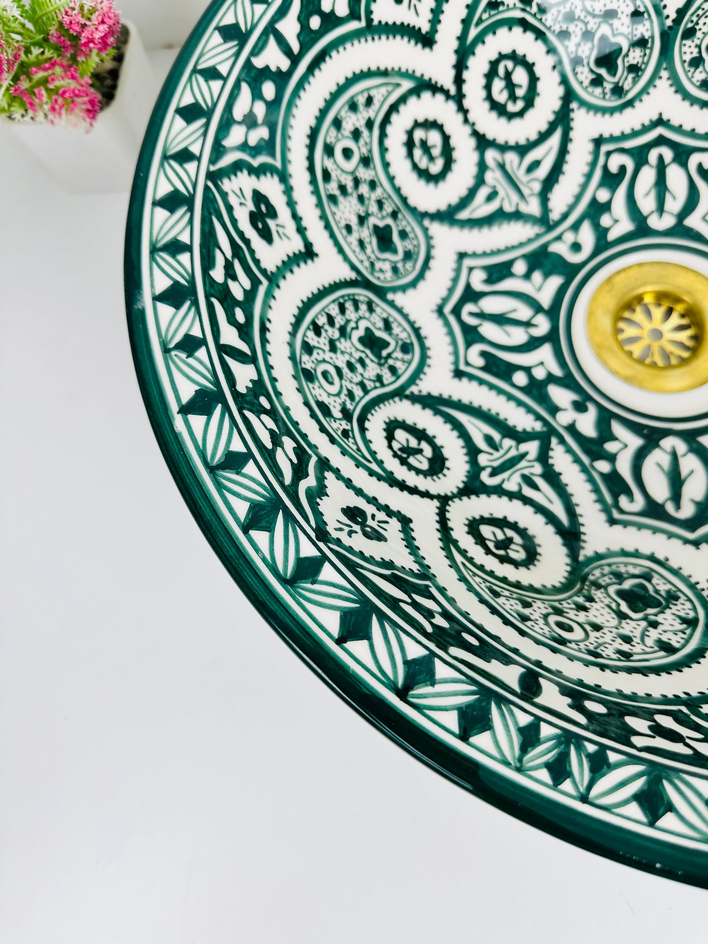 Verdant Craftsmanship: Handcrafted Ceramic Sink in Artisanal Dark Green
