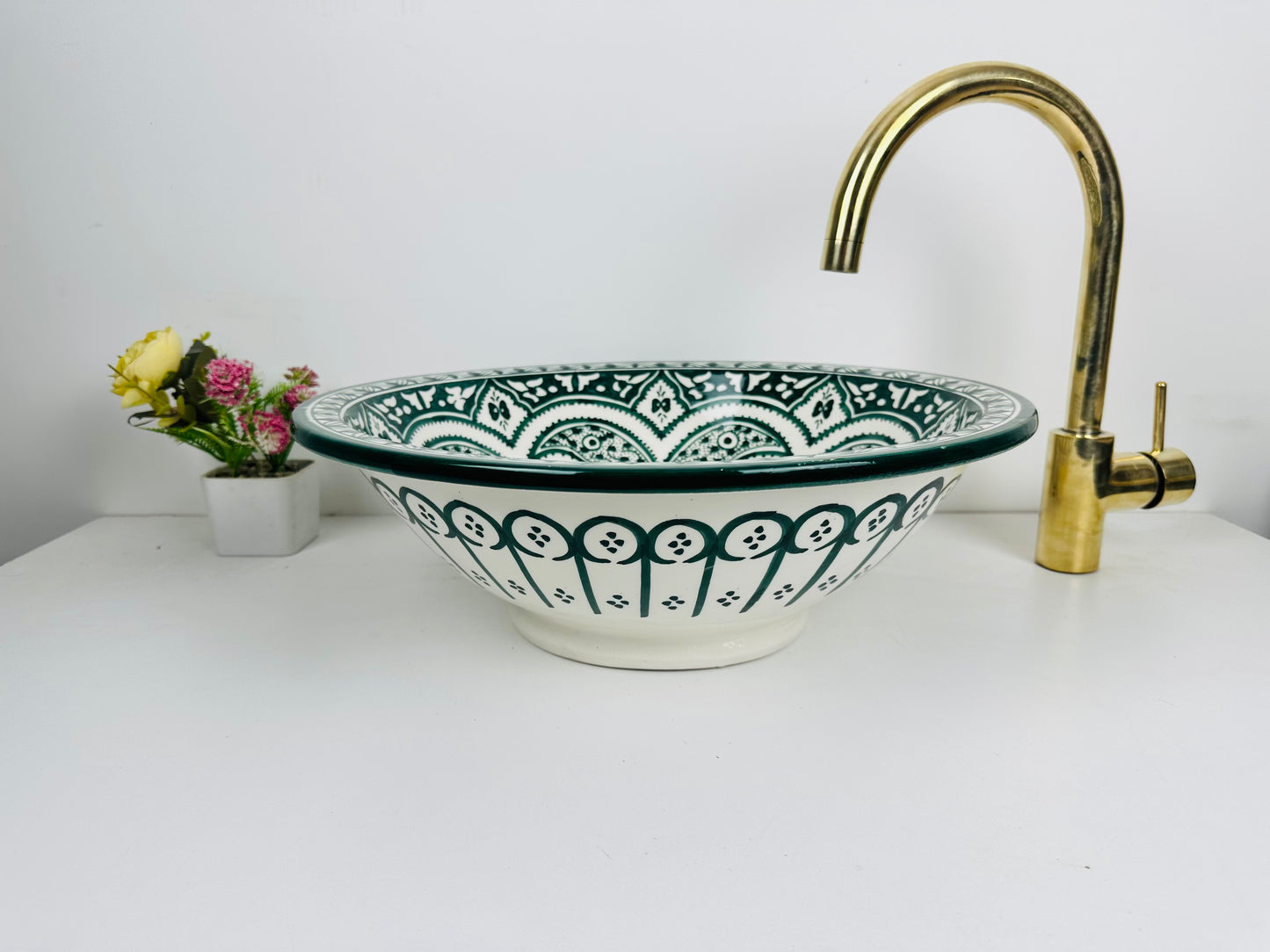 Verdant Craftsmanship: Handcrafted Ceramic Sink in Artisanal Dark Green