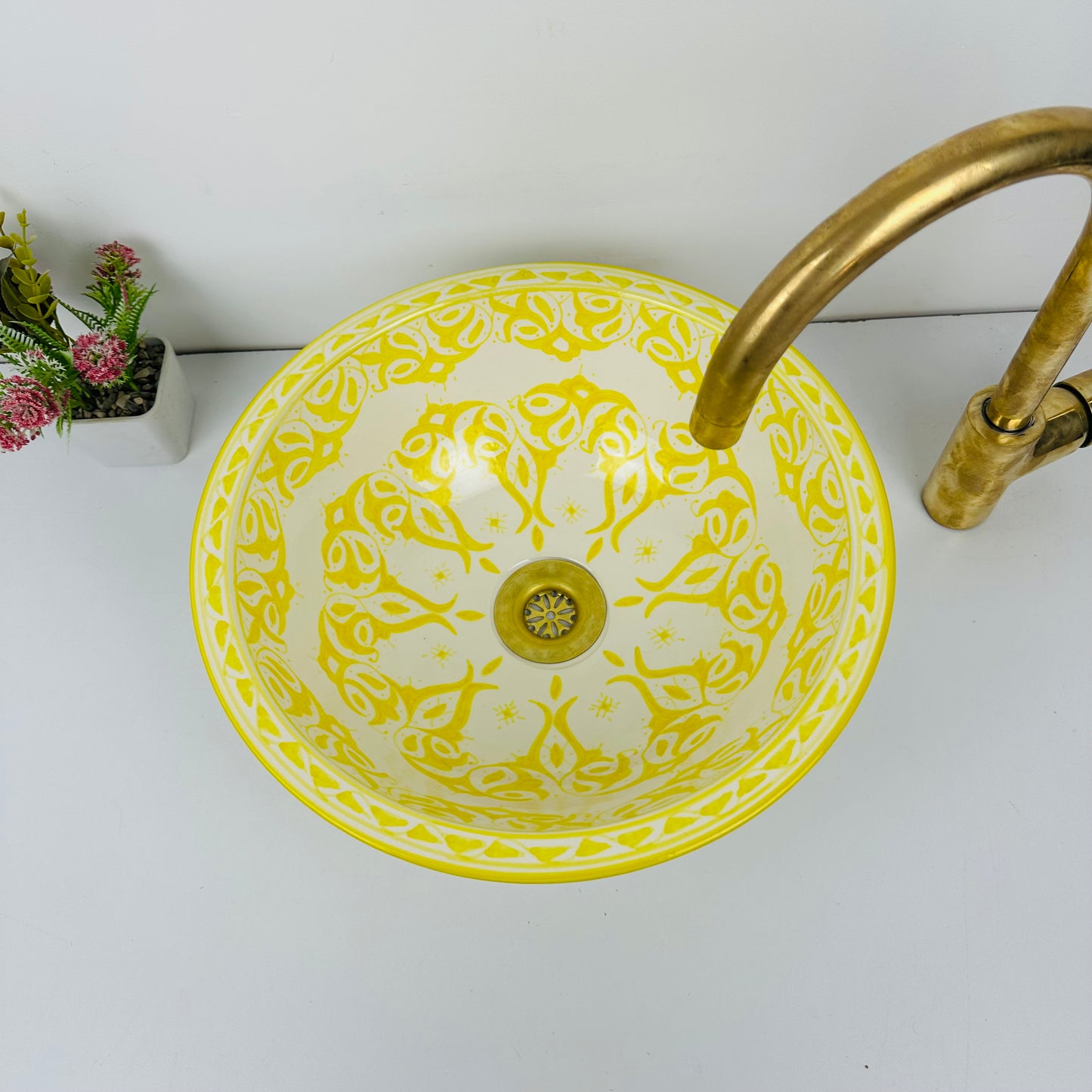 Luminous Glow: Handcrafted Ceramic Sink in Highlighter Yellow
