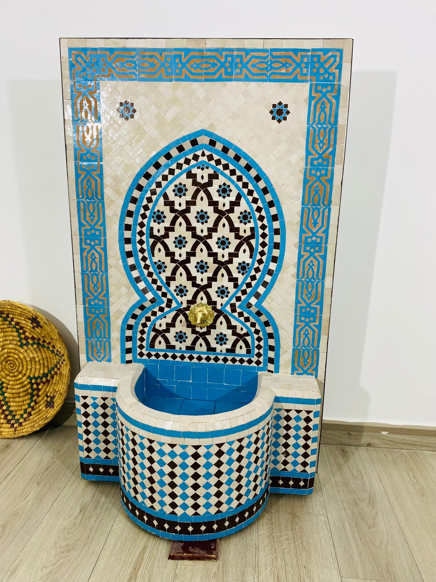 Handmade Moroccan Zellige Fountain – A Masterpiece of Tradition & Elegance