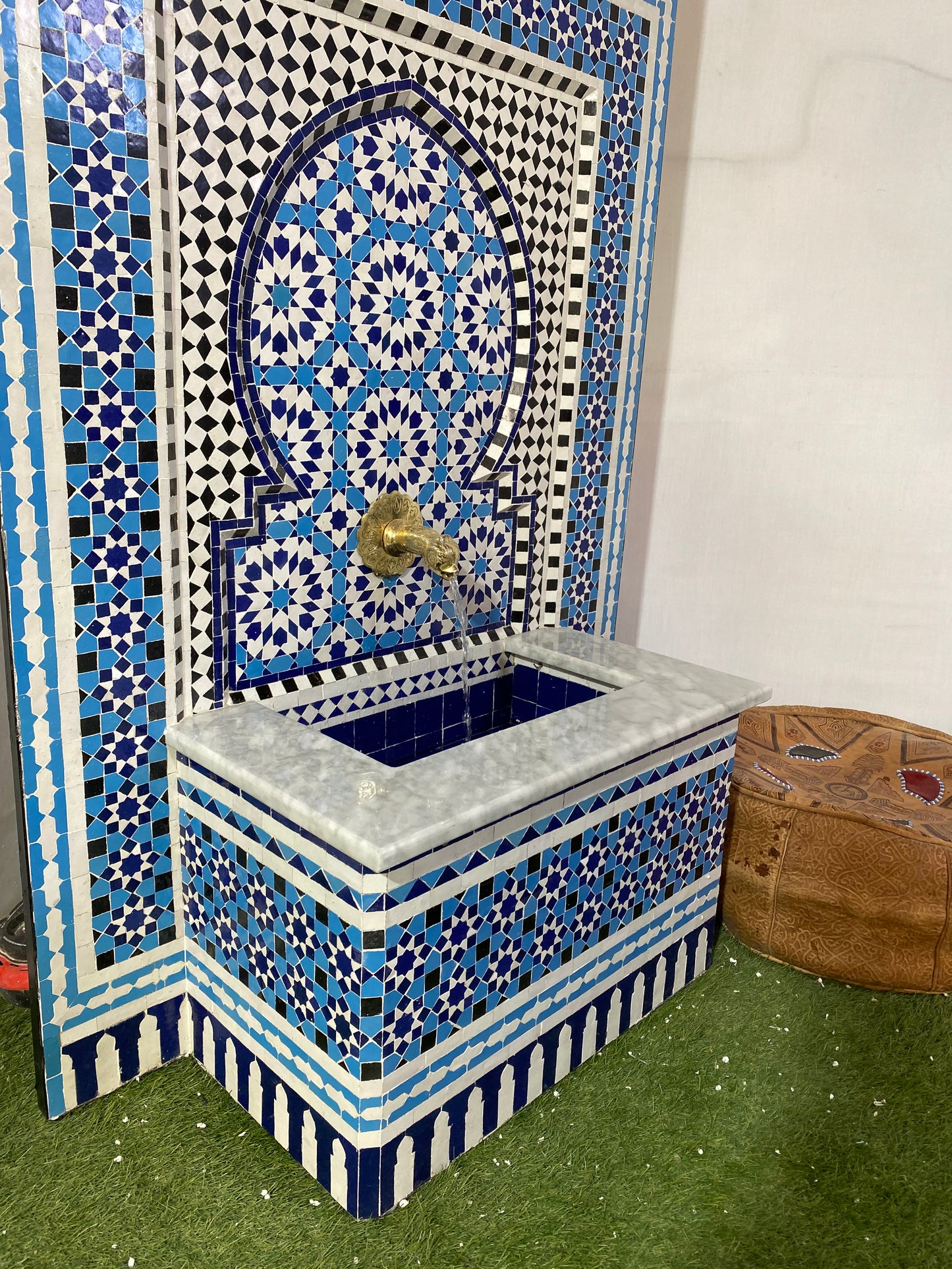 Royal Blue Moroccan Fountain – A Statement of Elegance