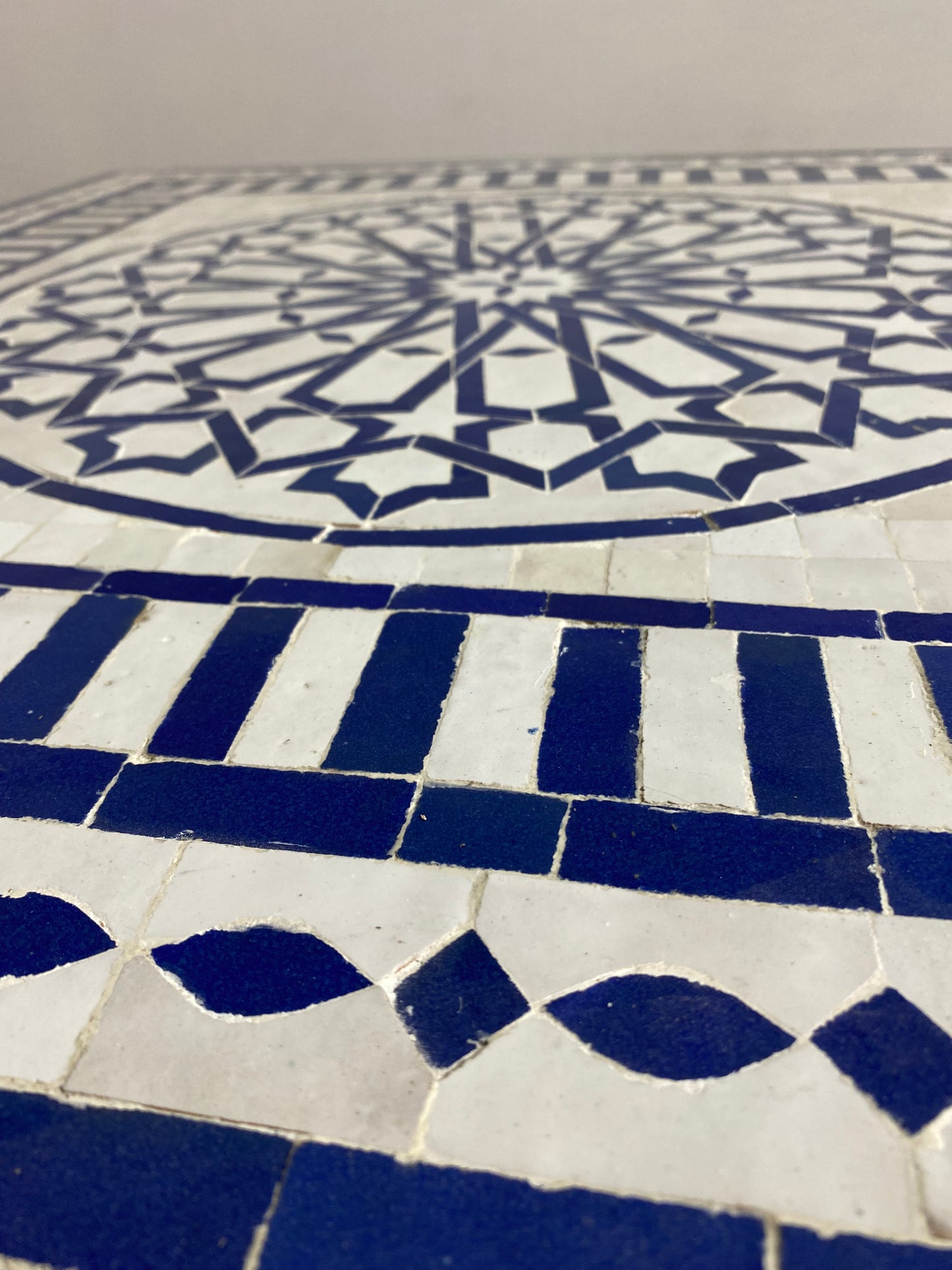 Handmade Moroccan Zellige Mosaic Table – Timeless Blue & White Elegance