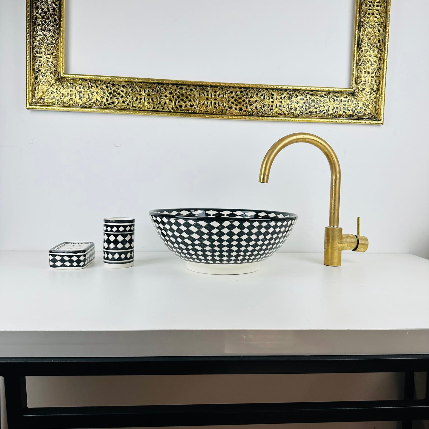 Monochromatic Round checkerboard sink 100% handmade and hand painted
