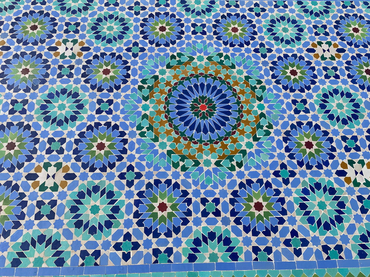 Handmade Moroccan Zellige Mosaic Table – Blue & Turquoise Elegance