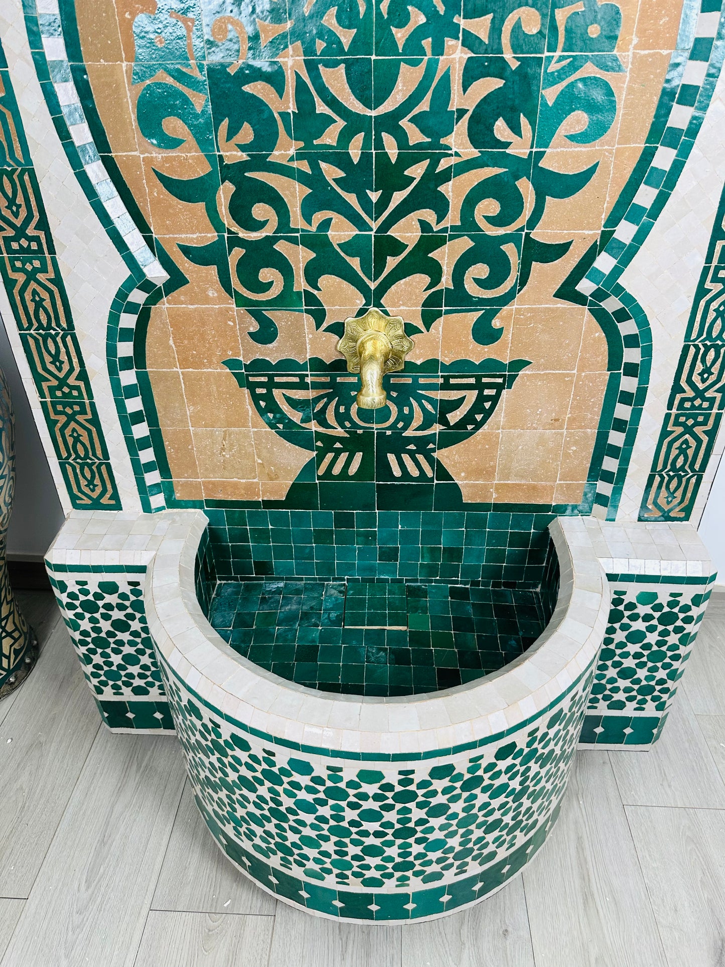 Personalized Moroccan Zellige Fountain – Timeless Elegance