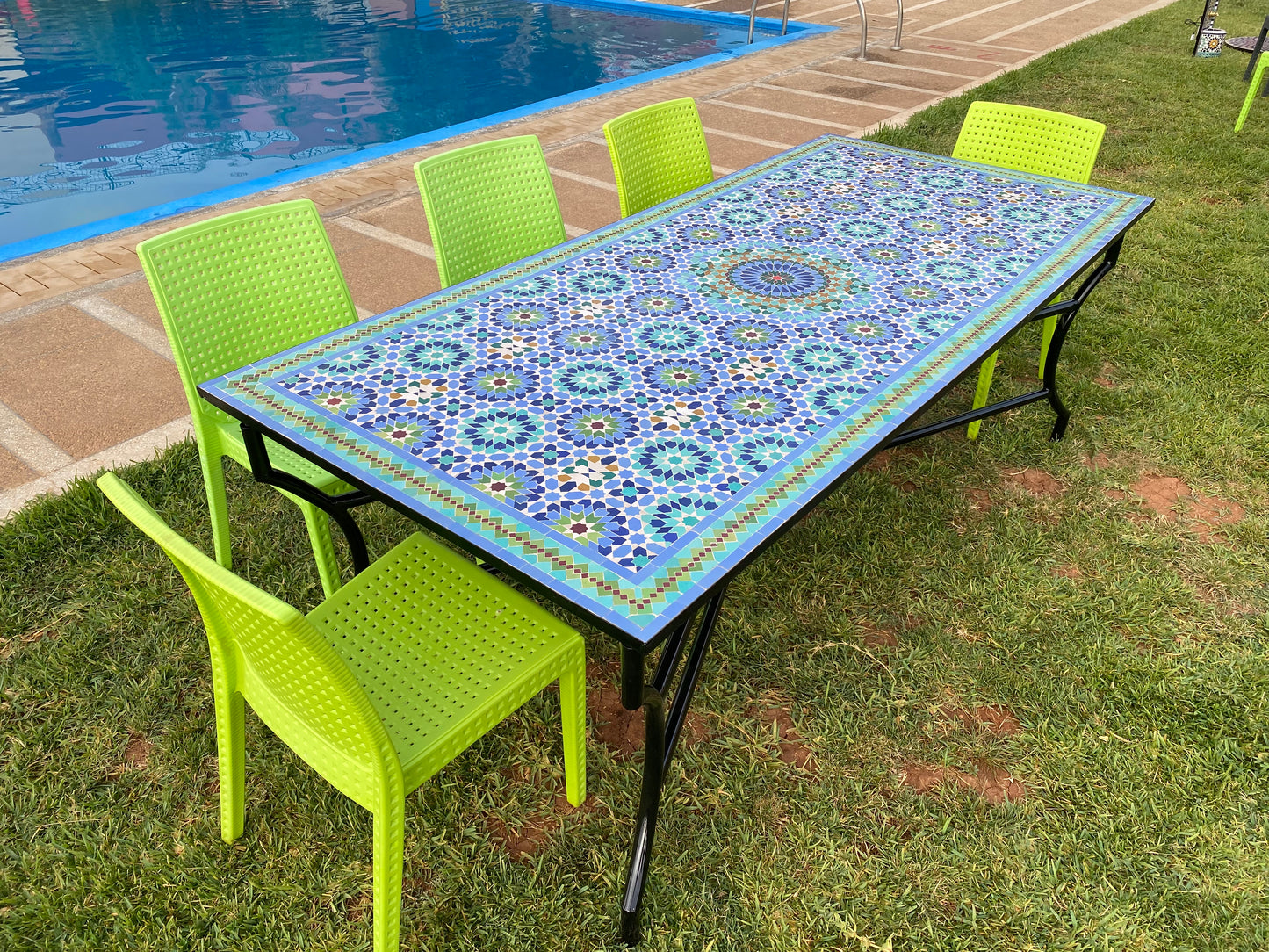Handmade Moroccan Zellige Mosaic Table – Blue & Turquoise Elegance