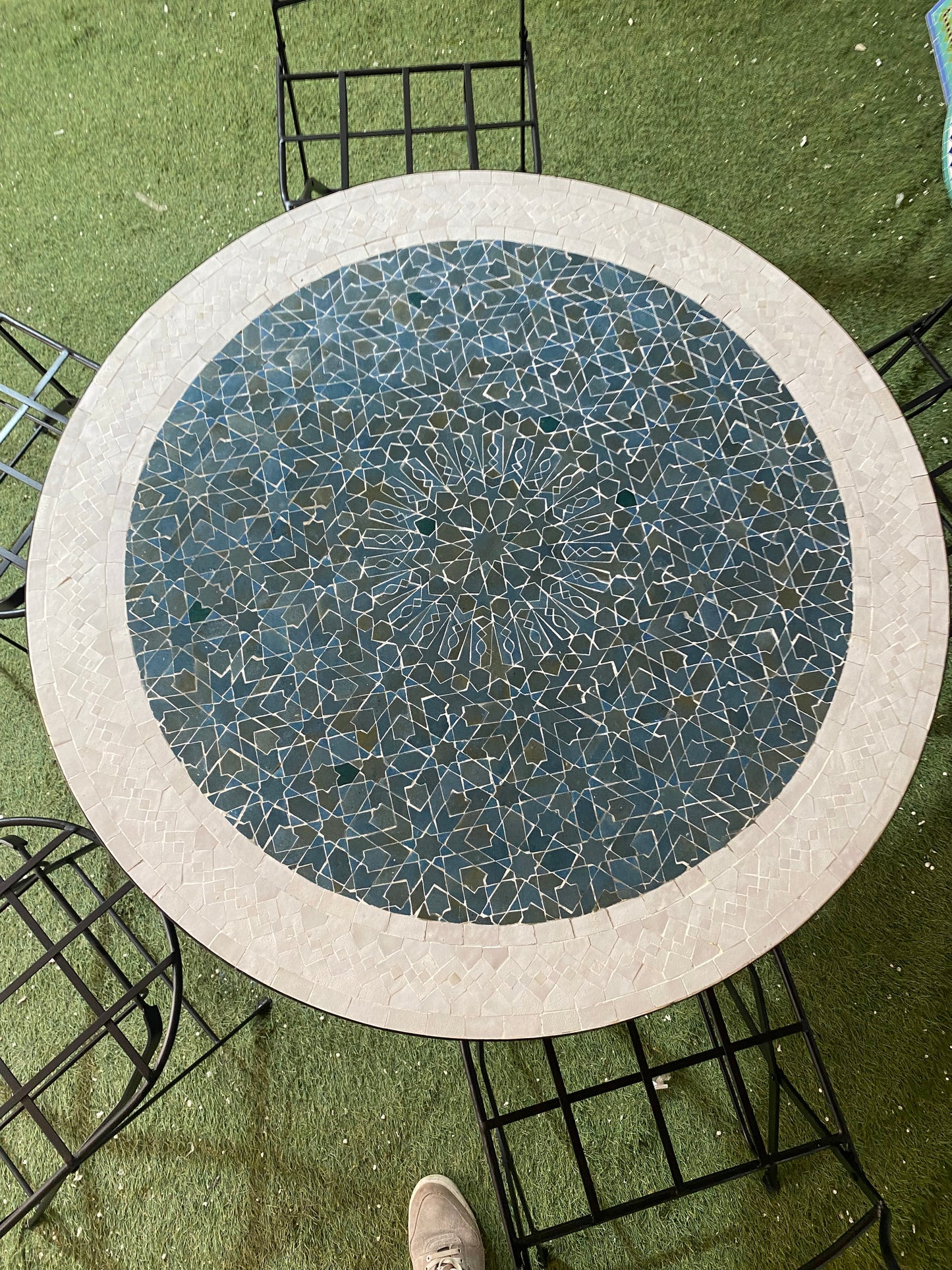 Handmade Moroccan Zellige Mosaic Table – Sophisticated navy & Beige Elegance