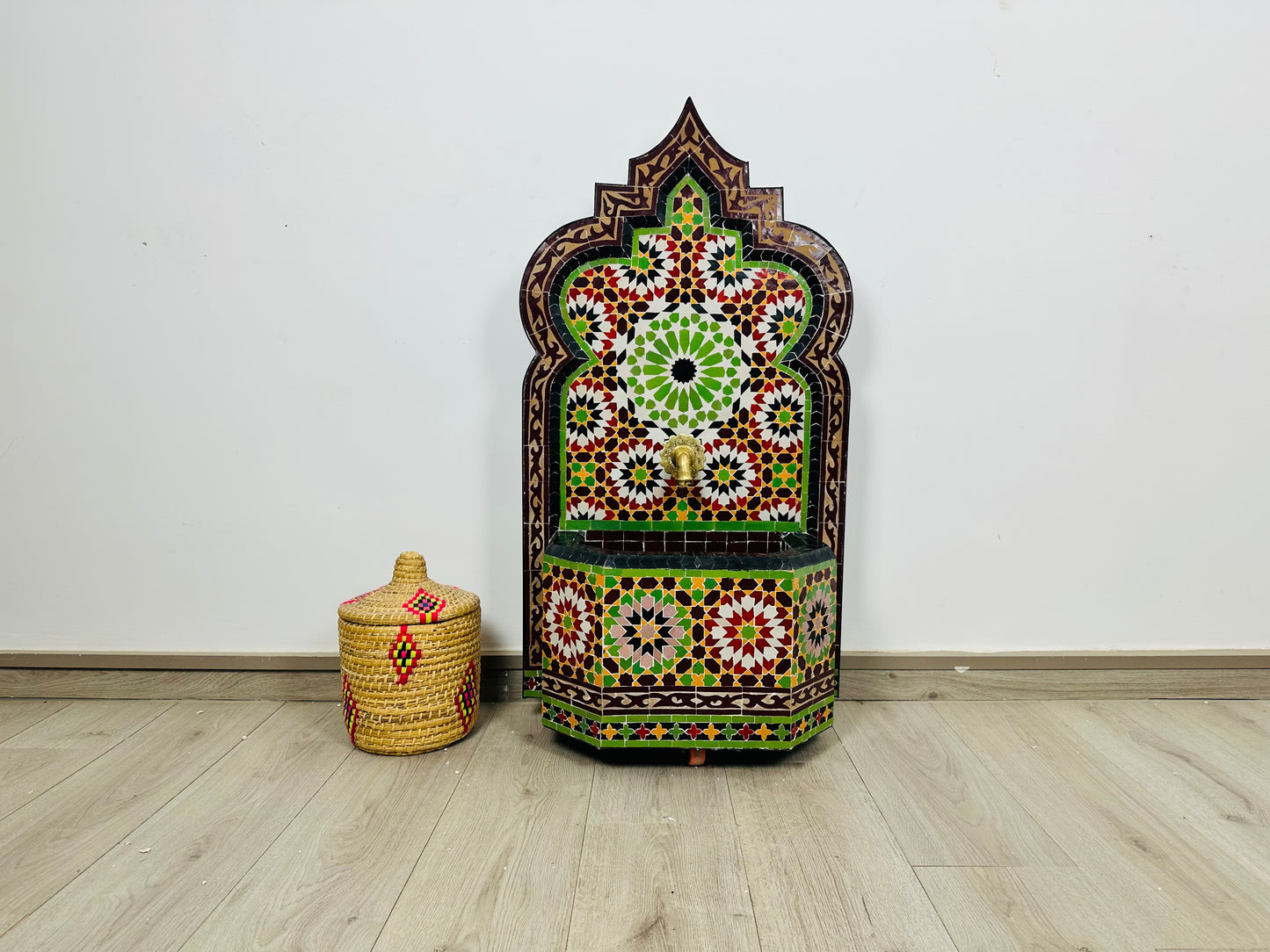 Handcrafted Moroccan Zellige Fountain – Vibrant Elegance