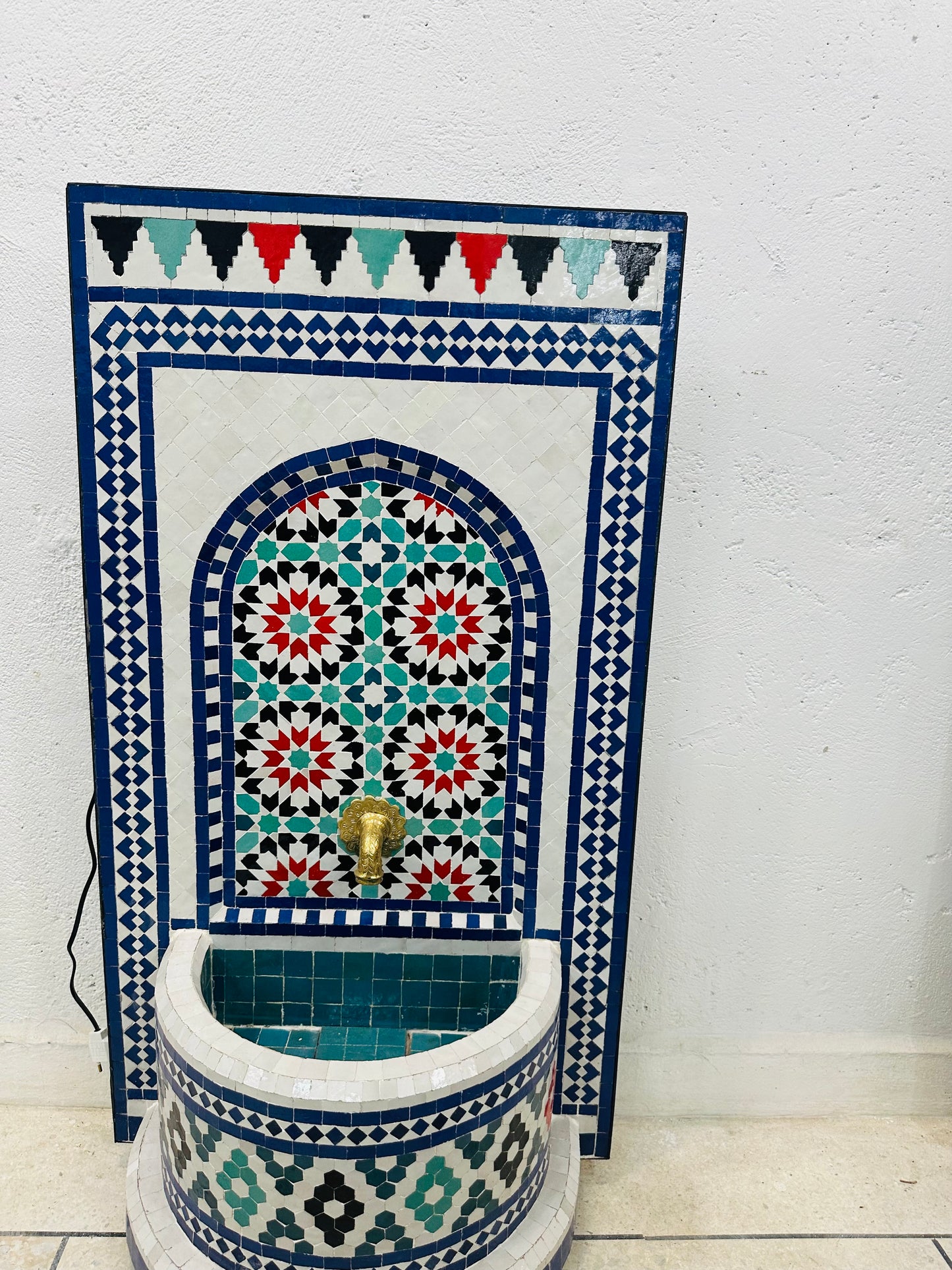 Handcrafted Moroccan Zellige Fountain – A Timeless Mosaic Beauty