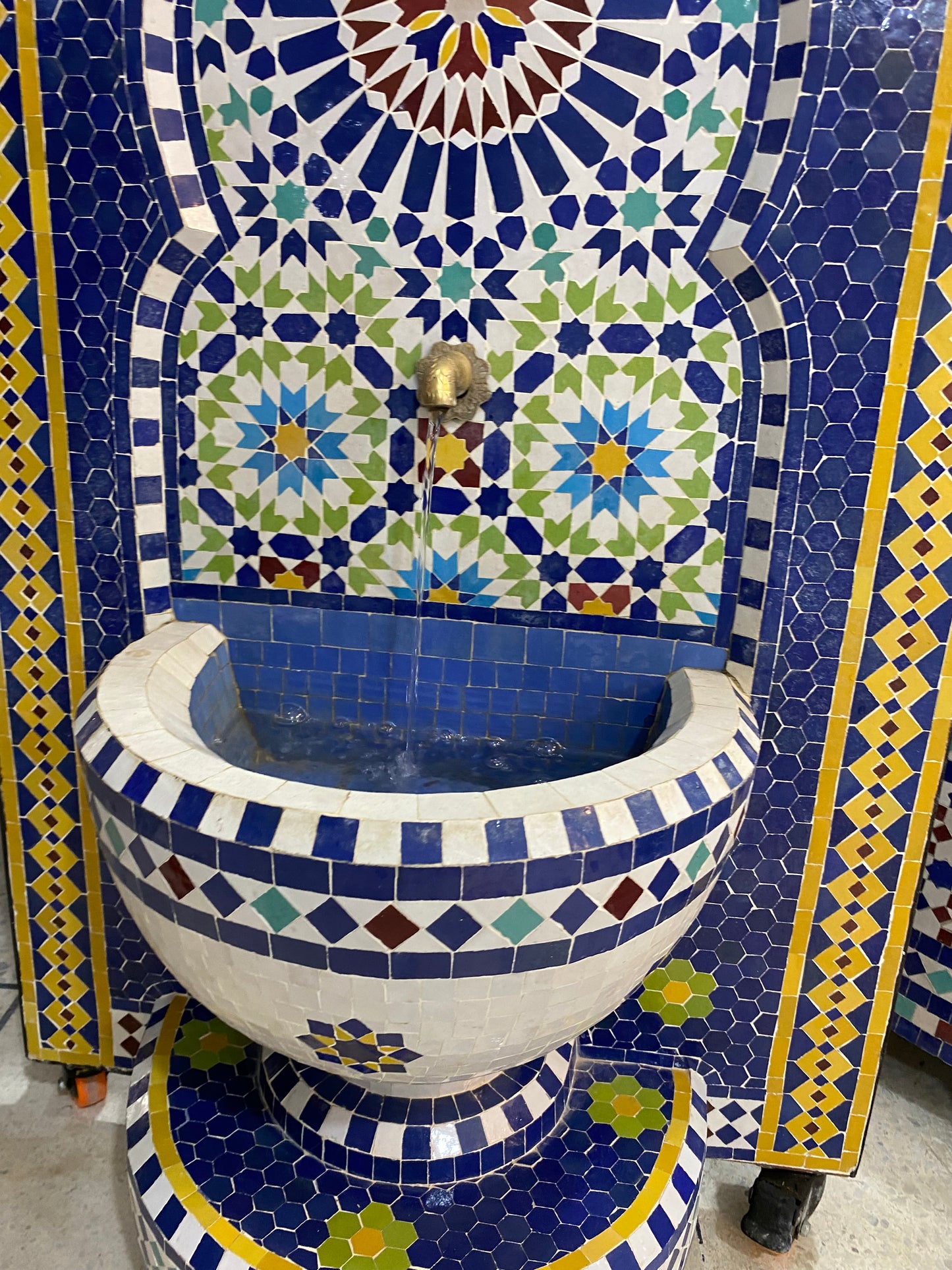 Handcrafted Moroccan Zellige Fountain – A Timeless Masterpiece