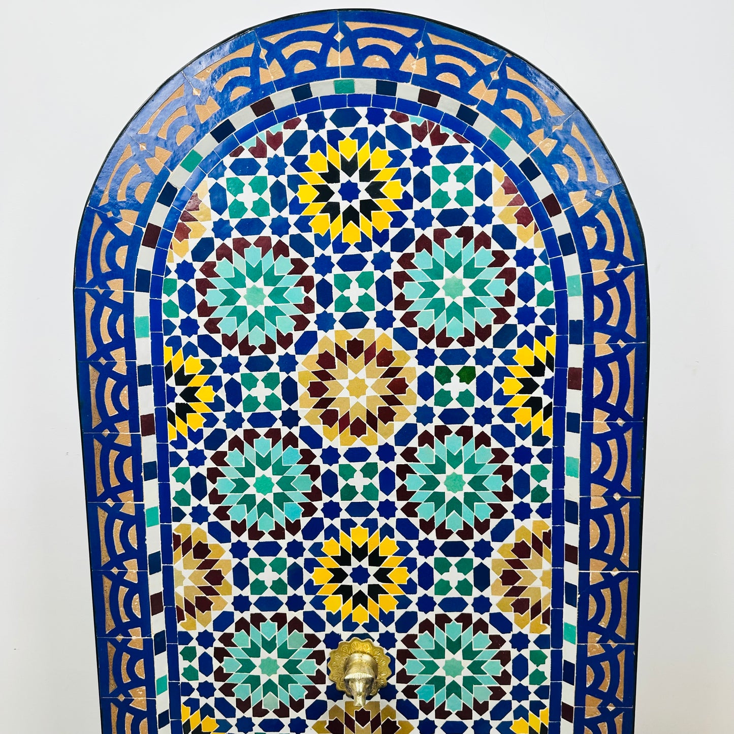 Handcrafted Moroccan Zellige Fountain – A Timeless Mosaic Masterpiece