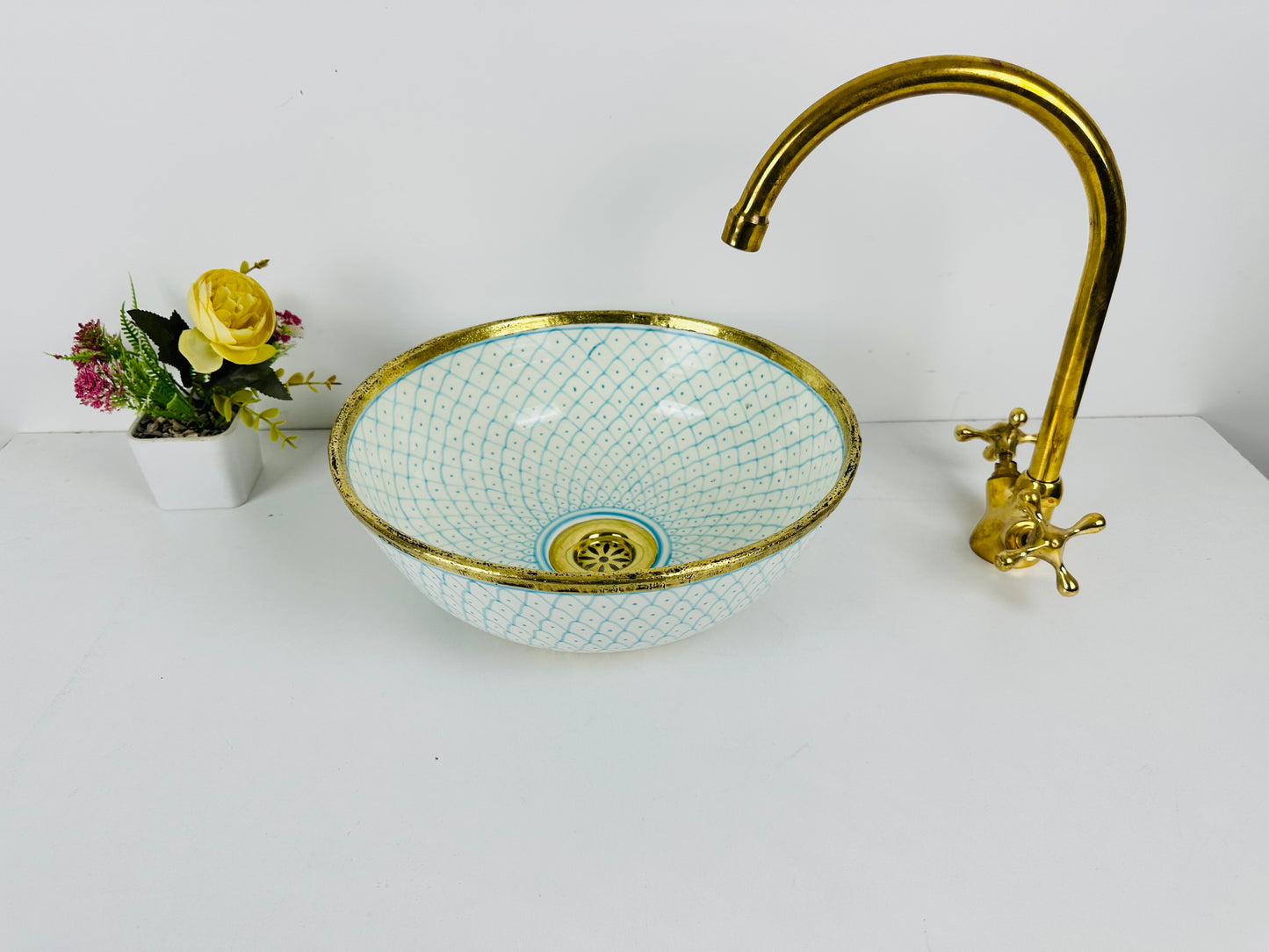 Arctic Frost: Handcrafted Ceramic Sink in Arctic Blue Hue