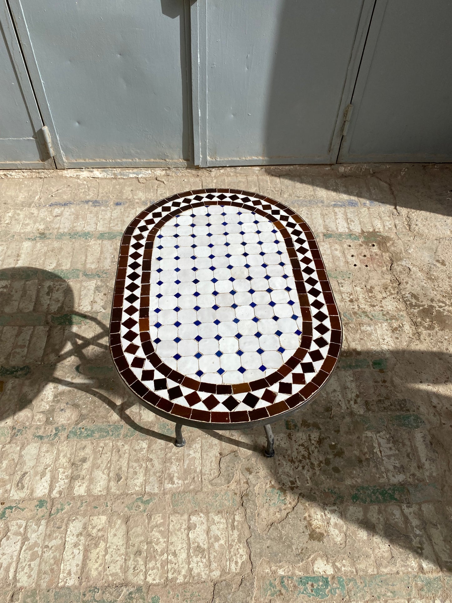 Handmade Moroccan Zellige Mosaic Table – Classic White & Brown Elegance