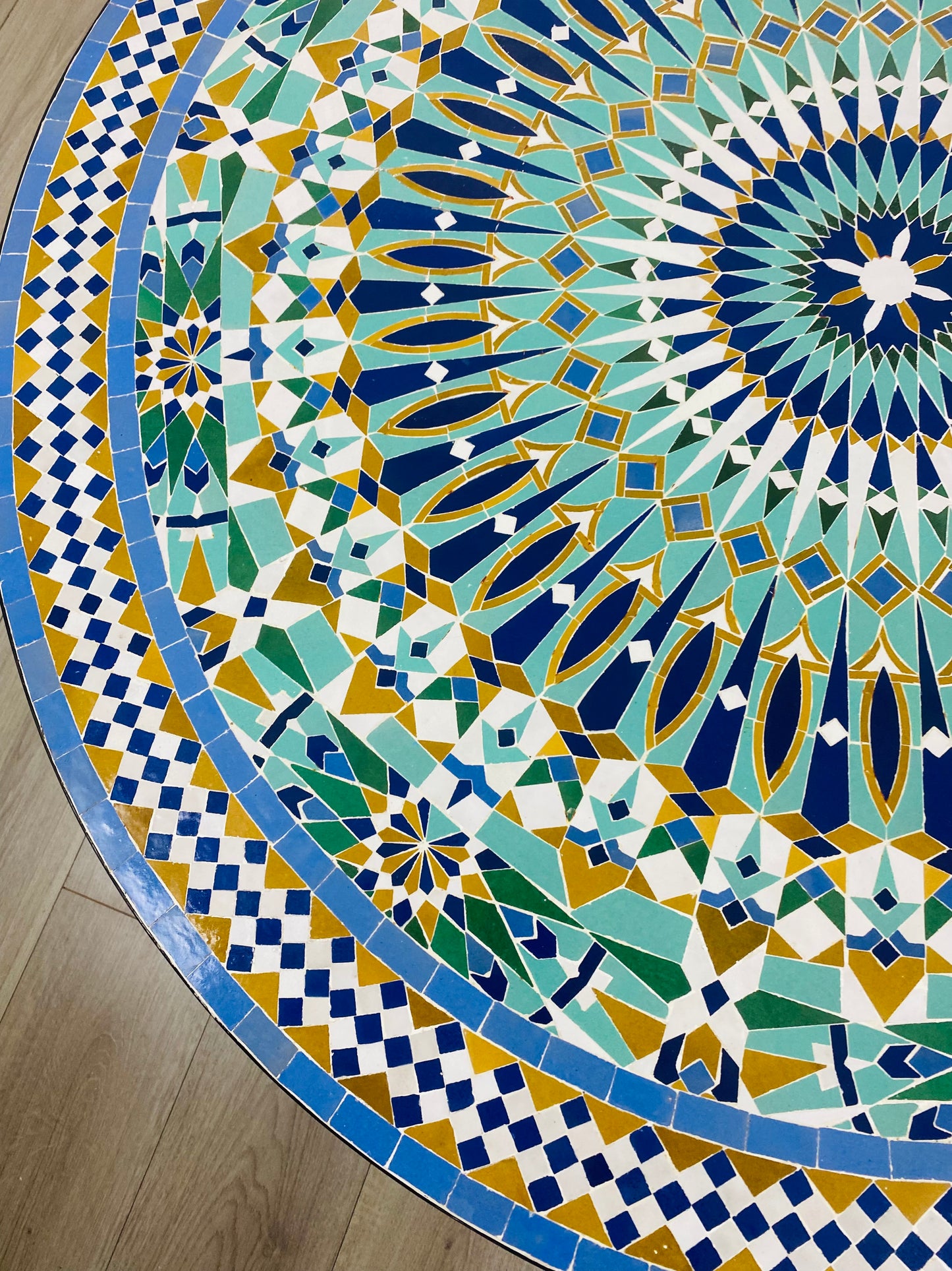 Handmade Mandala Zellige Mosaic Dining Table – Radiant Starburst Elegance