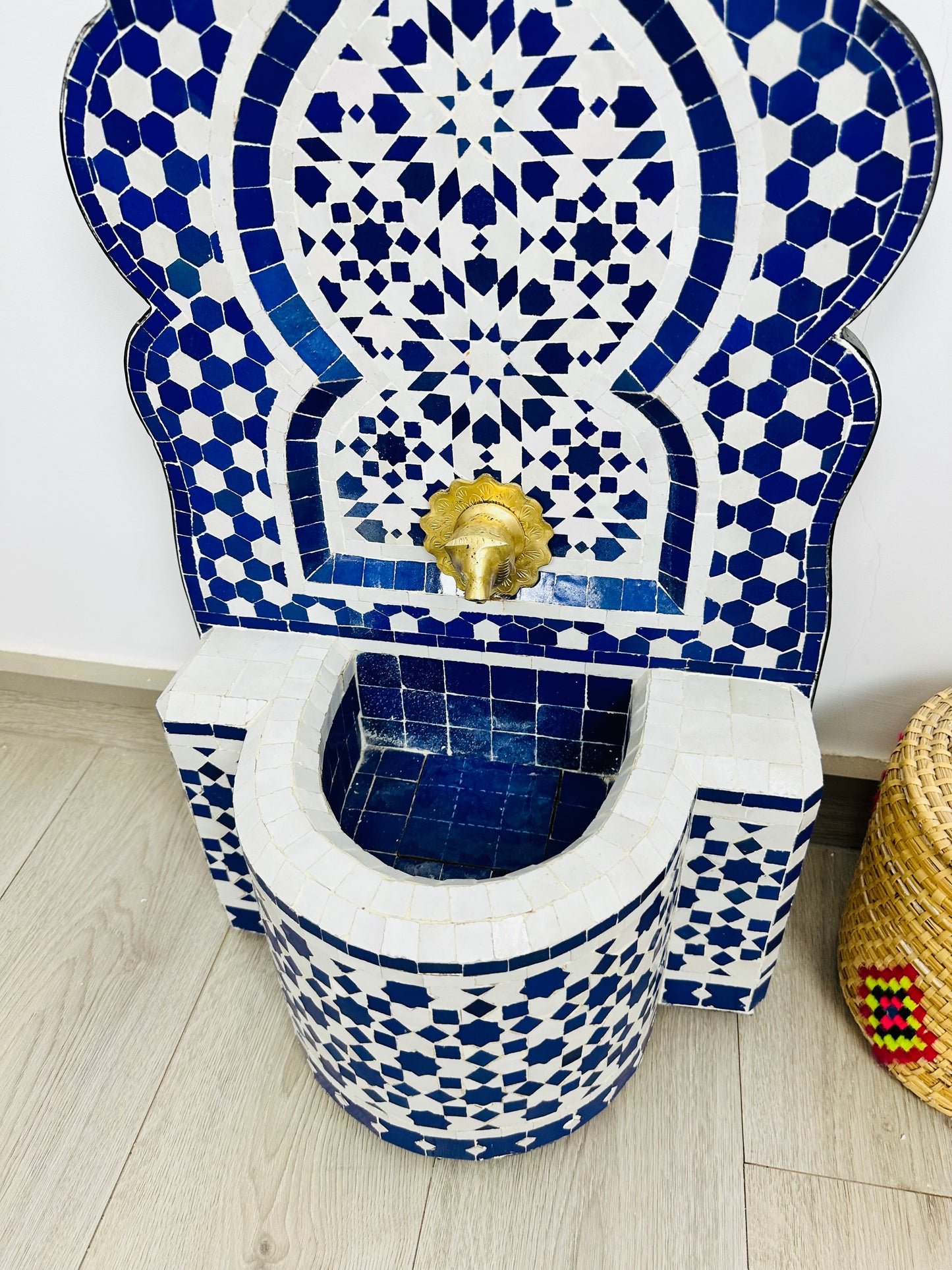 Moroccan Zellige Fountain – A Masterpiece of Art & Tradition