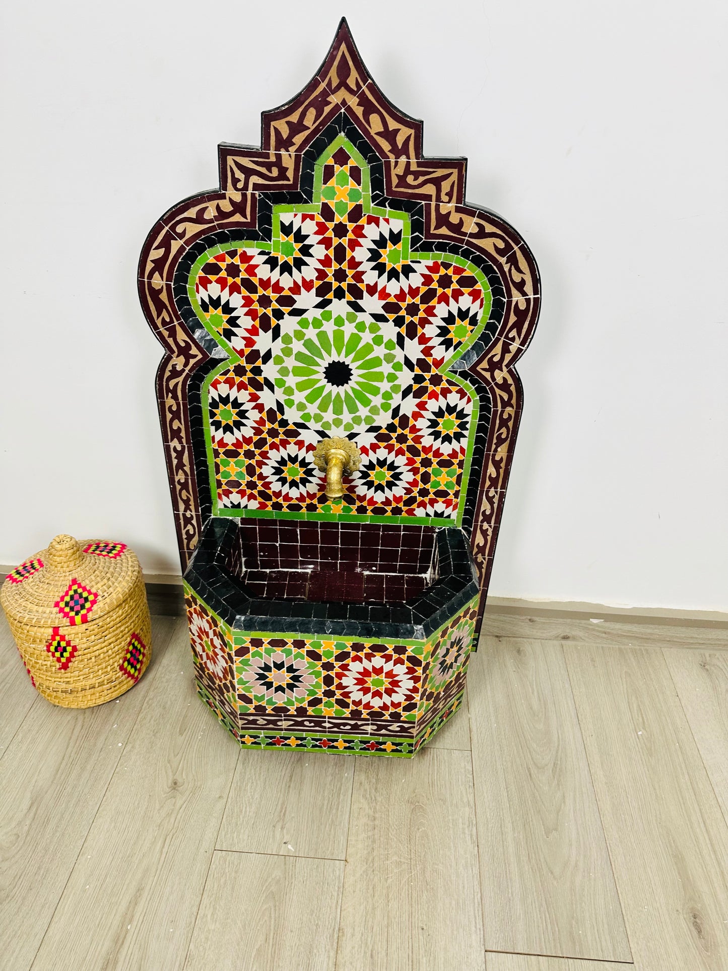 Handcrafted Moroccan Zellige Fountain – Vibrant Elegance