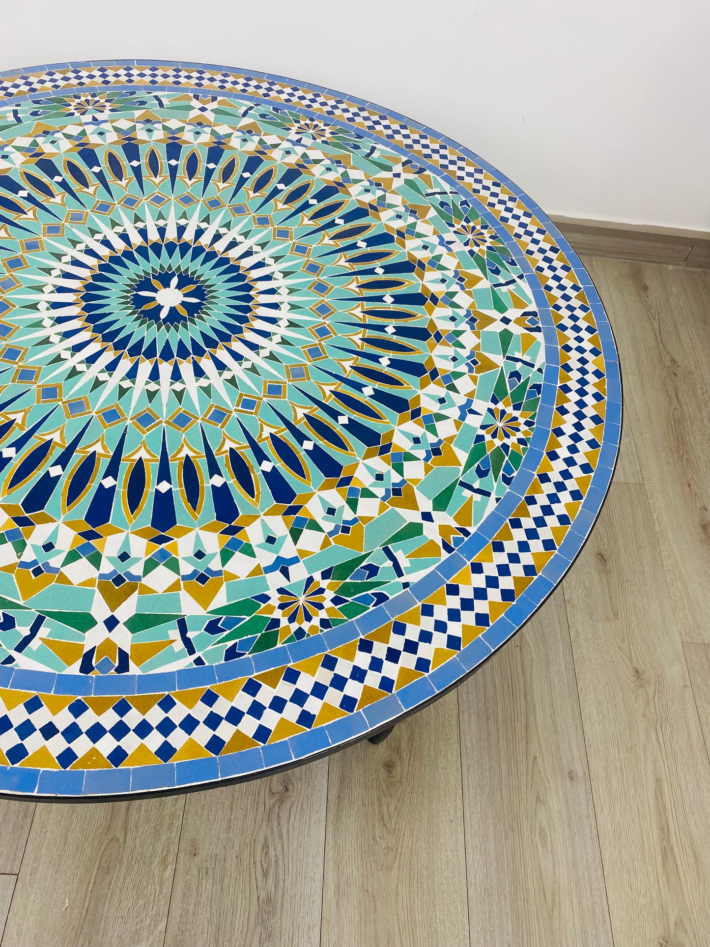 Handmade Mandala Zellige Mosaic Dining Table – Radiant Starburst Elegance