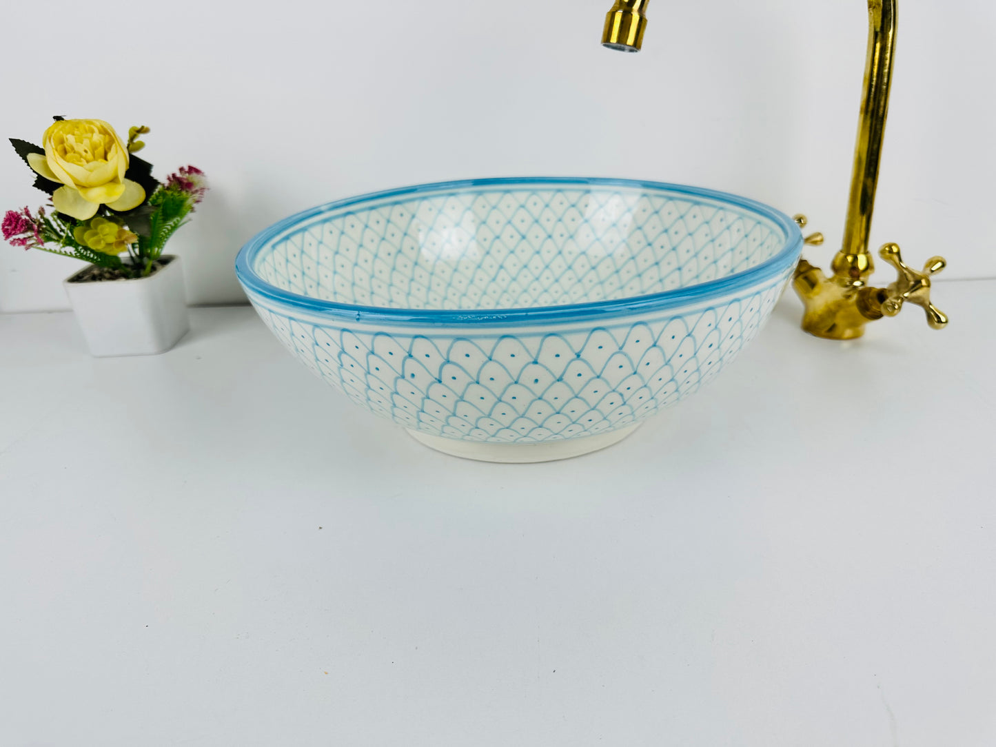 Arctic Blue: Handcrafted Ceramic Sink in Arctic Blue Hue