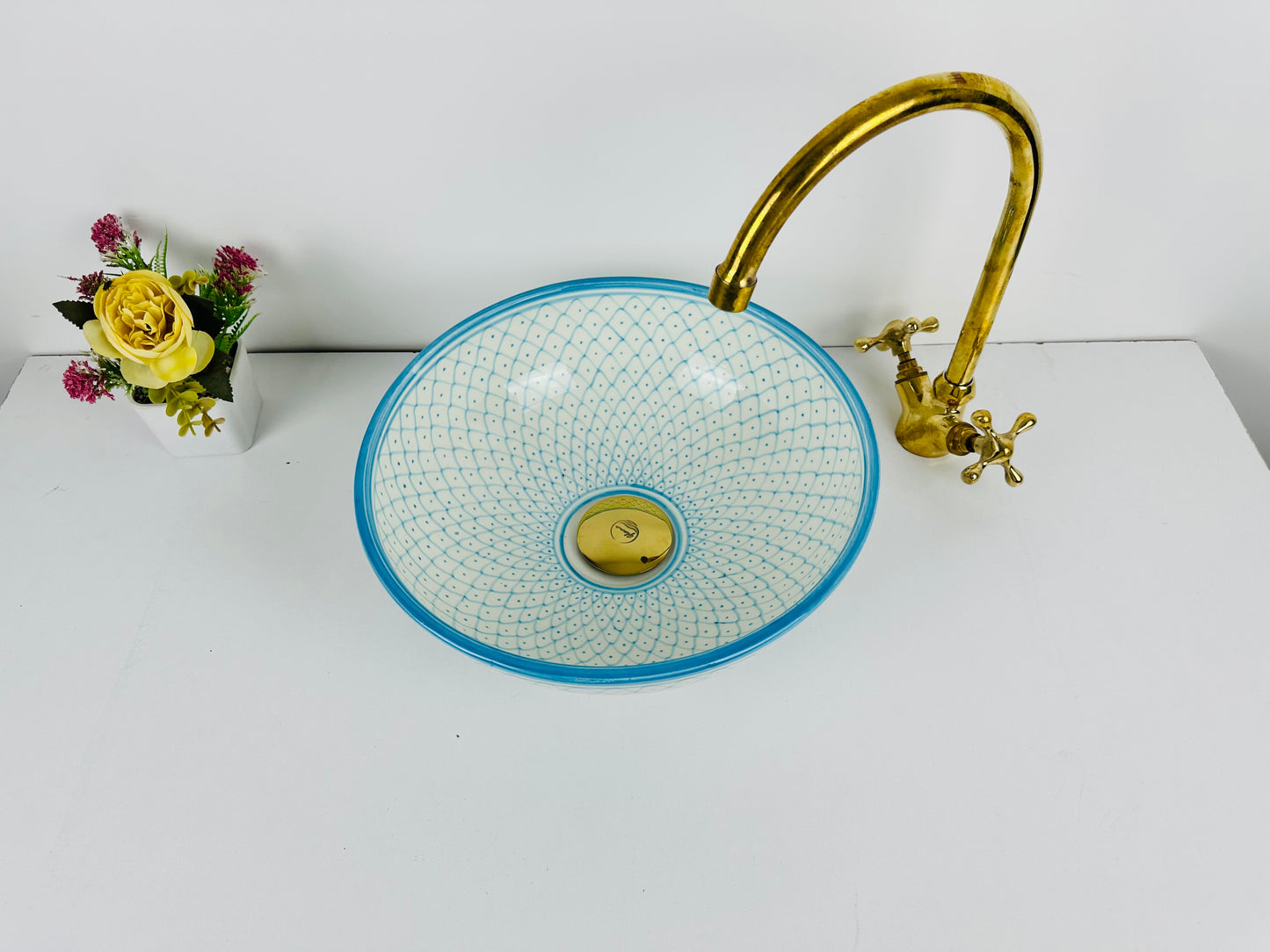 Arctic Blue: Handcrafted Ceramic Sink in Arctic Blue Hue
