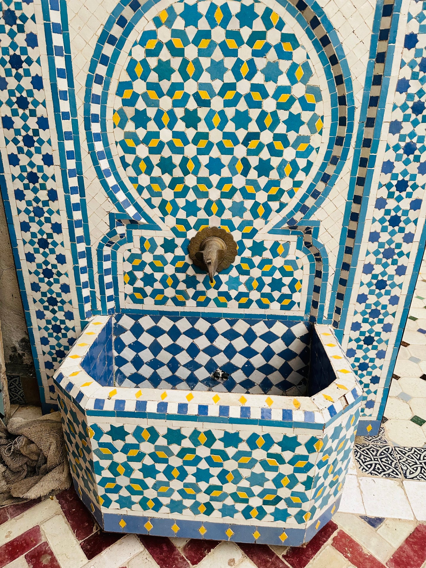 Moroccan Zellige Fountain Sky blue