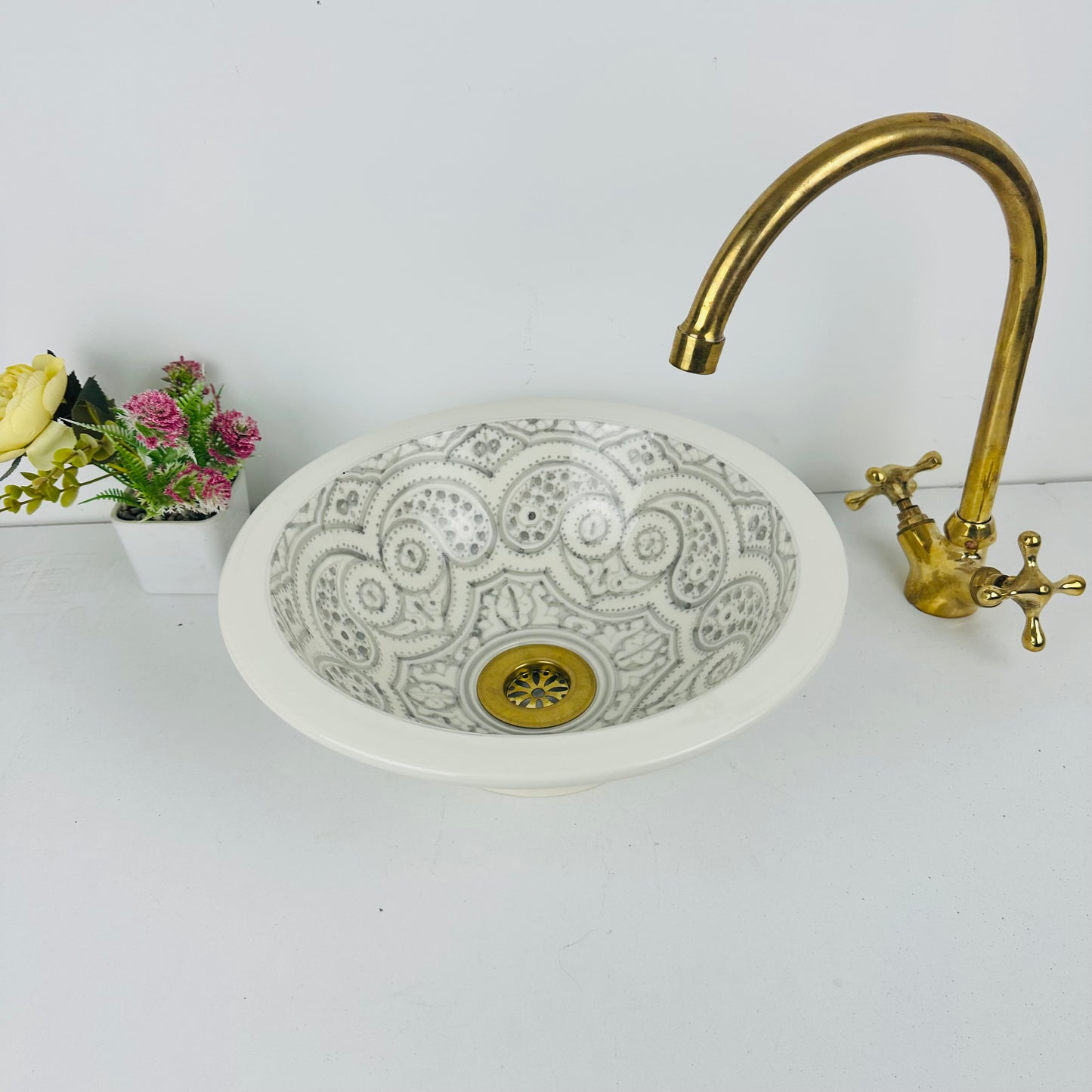 Antique Ash: Handcrafted Ceramic Sink in Vintage Gray Shade