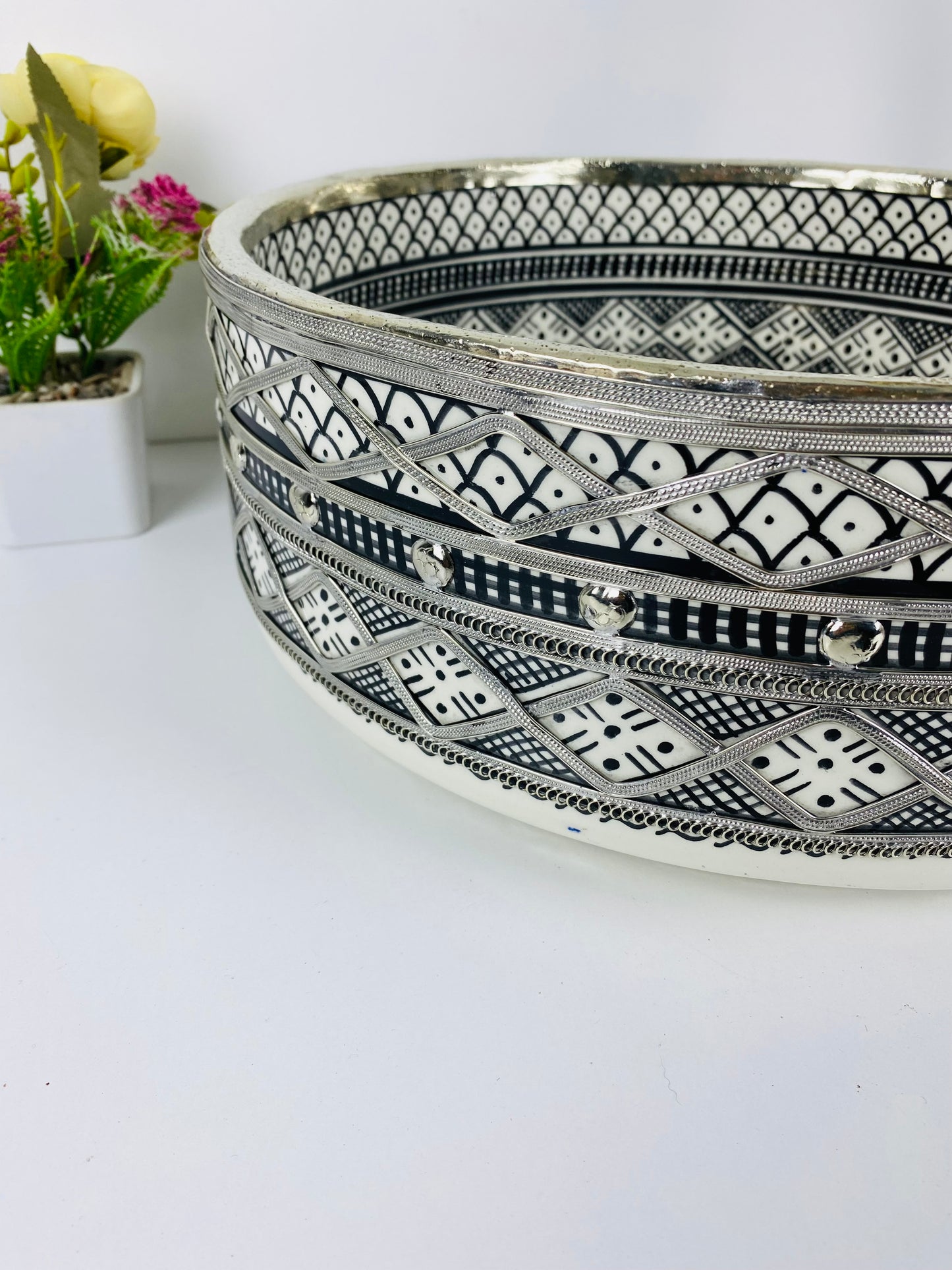 Midnight Weave Artisan Vessel Sink, Silver leaf Lining sink