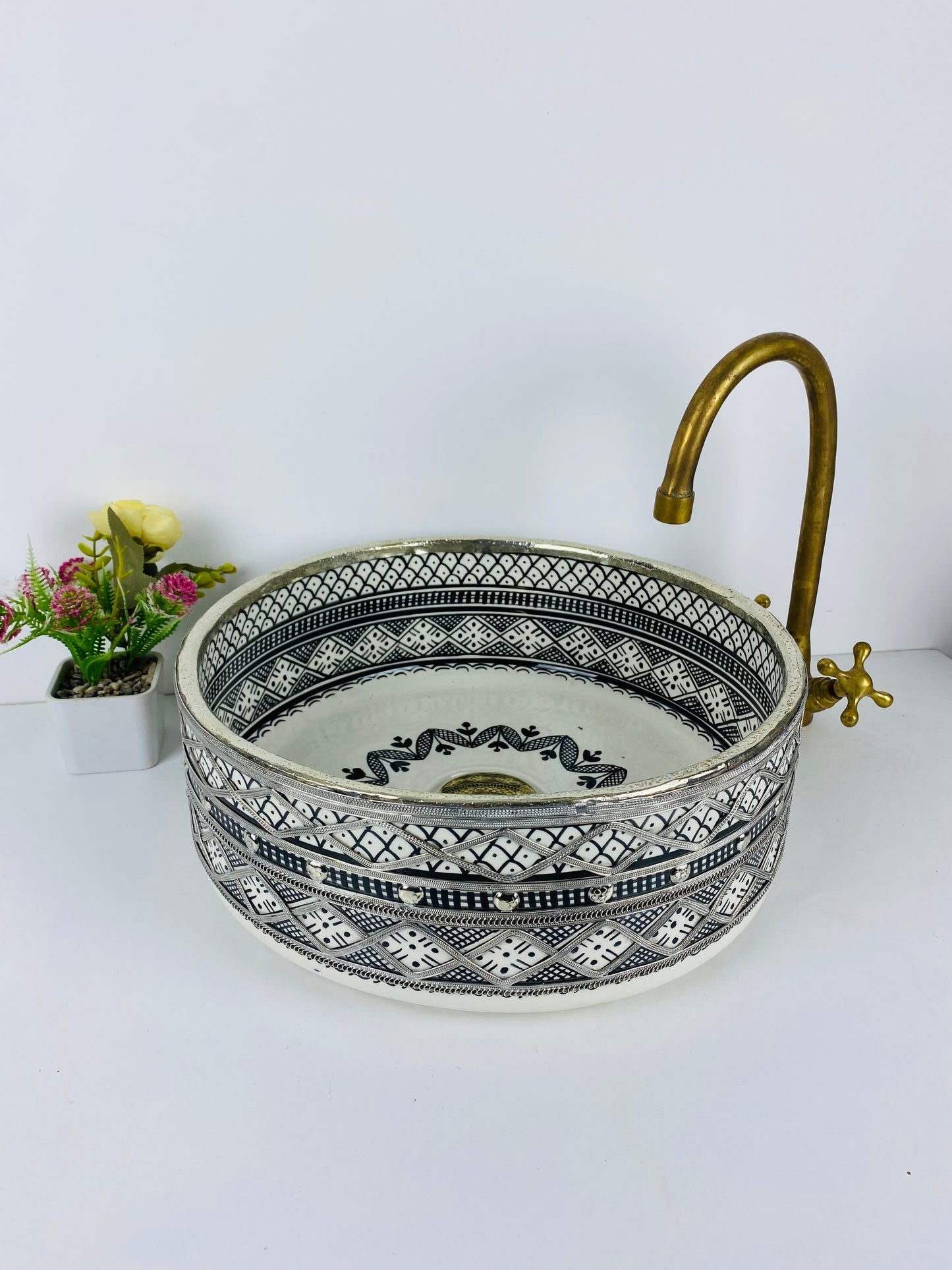 Midnight Weave Artisan Vessel Sink, Silver leaf Lining sink