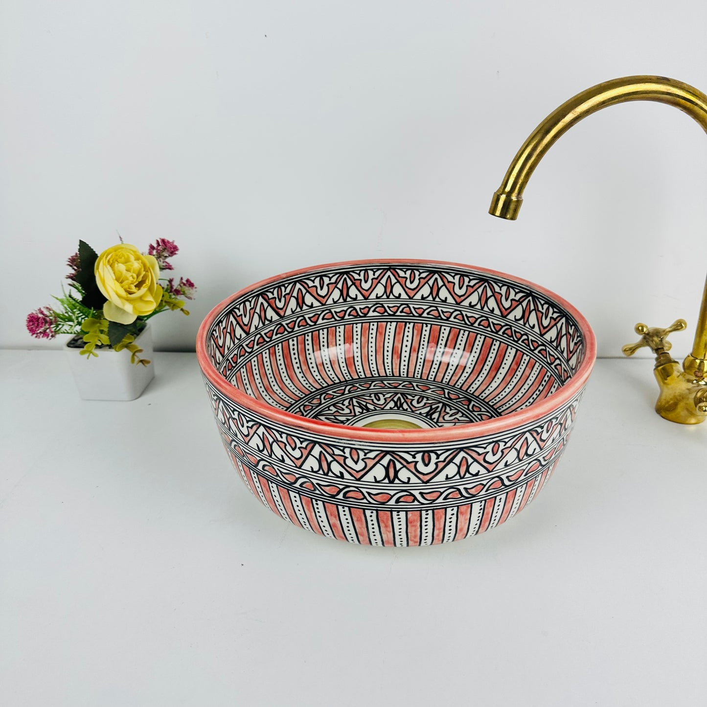 Pumpkin masterpiece: Handcrafted Ceramic Sink with Elaborate Black and Orange Details