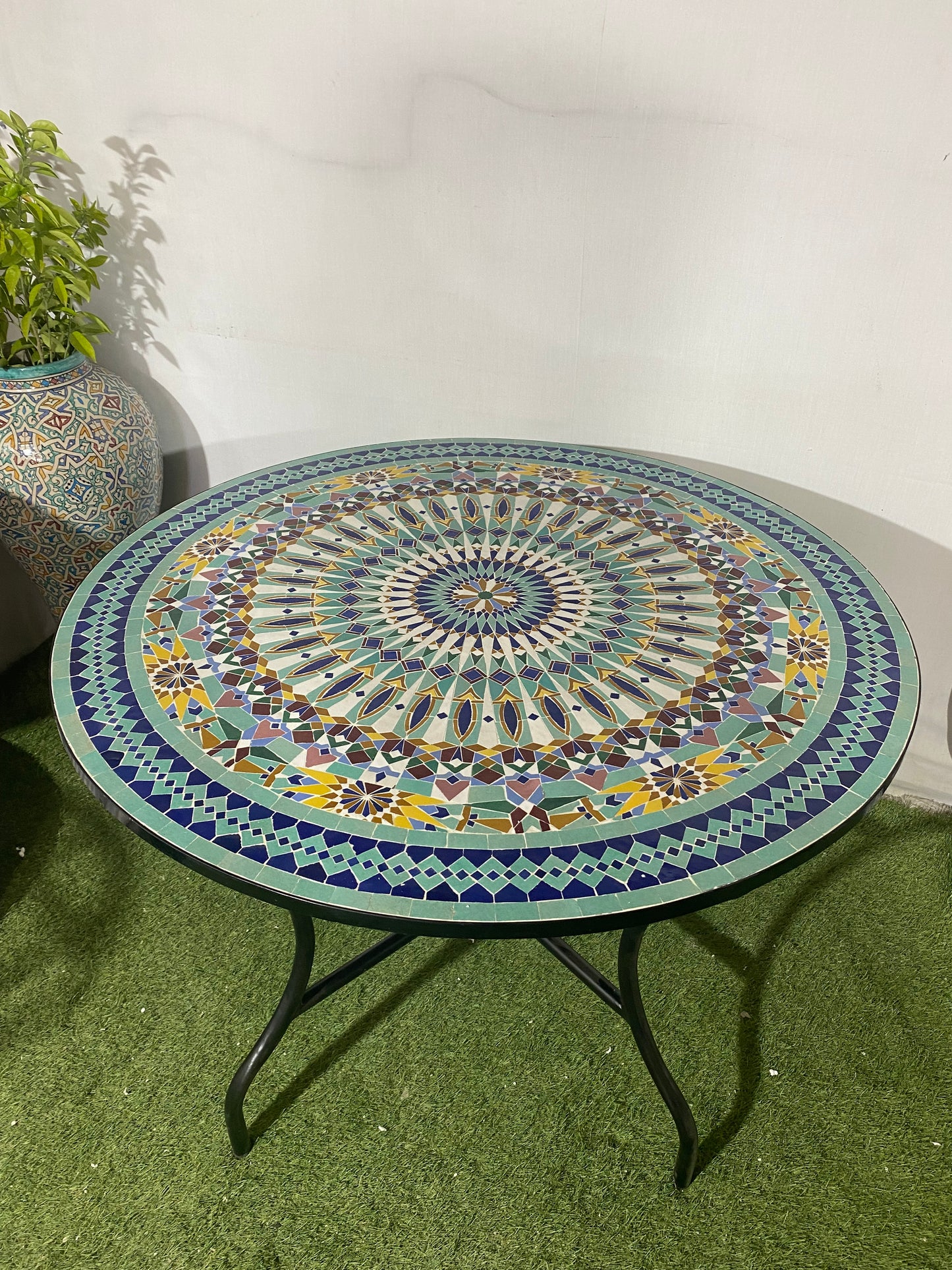 Exquisite Moroccan Mosaic Table – Handcrafted Masterpiece
