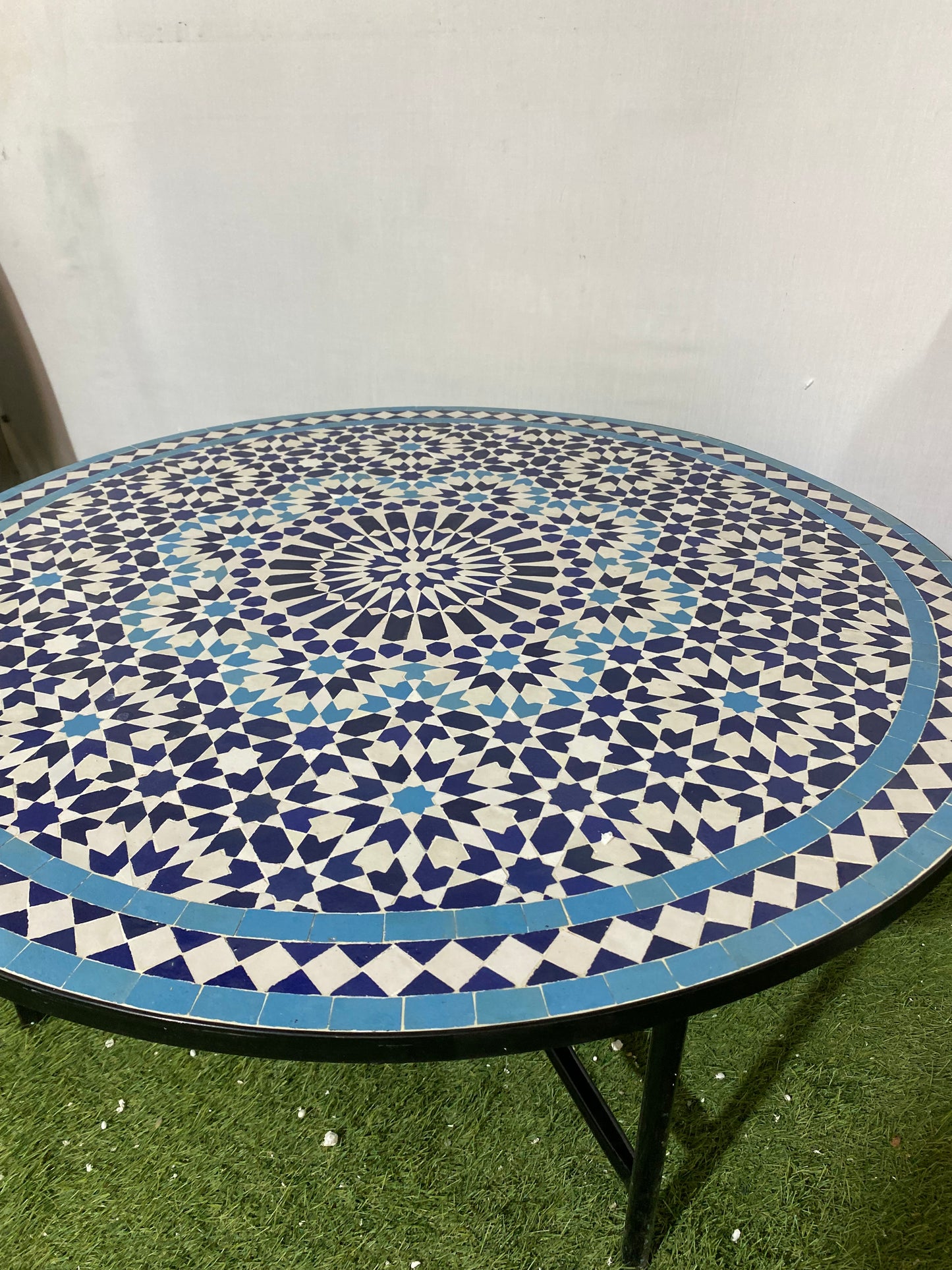 Handmade Moroccan Zellige Mosaic Table – Elegant Blue & White Geometric Design