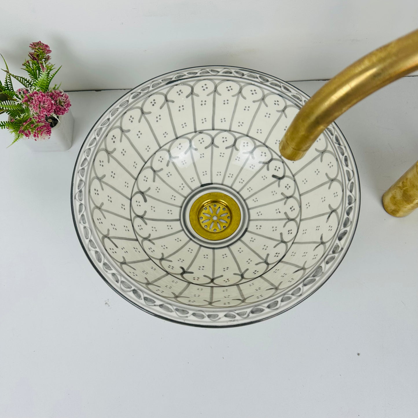 Silver Enclosure: Handcrafted Ceramic Sink with Light Gray Fence Motif