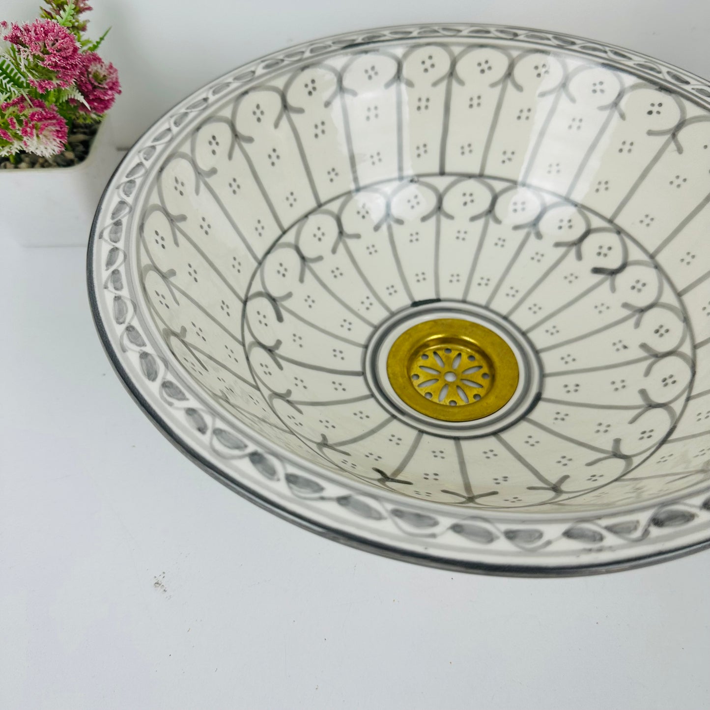Silver Enclosure: Handcrafted Ceramic Sink with Light Gray Fence Motif