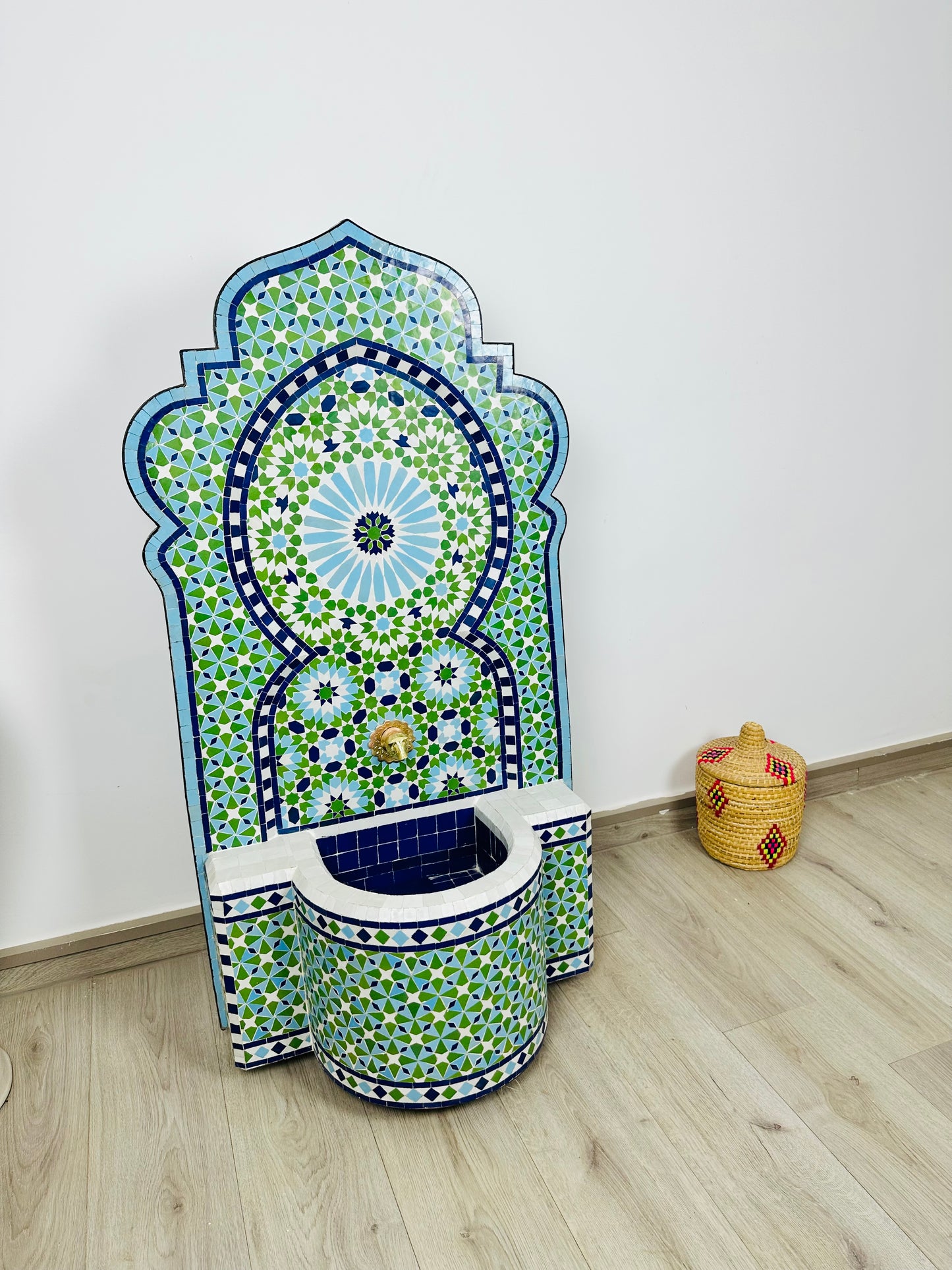 Moroccan Zellige Fountain – Handcrafted Elegance with a Traditional Touch (Copy)