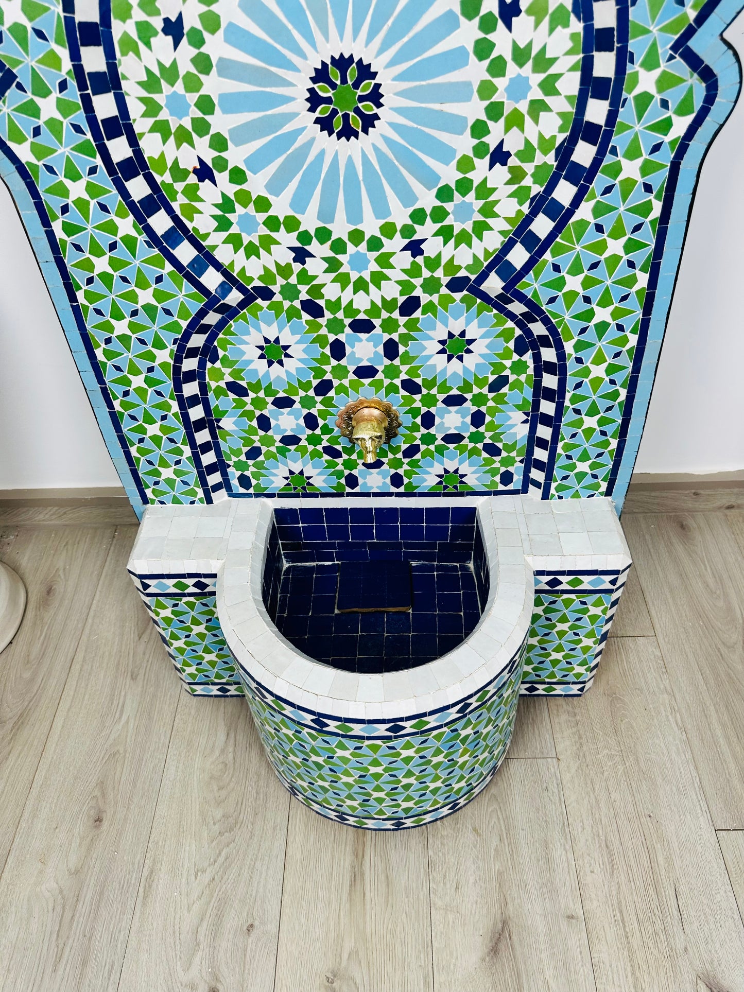 Moroccan Zellige Fountain – Handcrafted Elegance with a Traditional Touch (Copy)