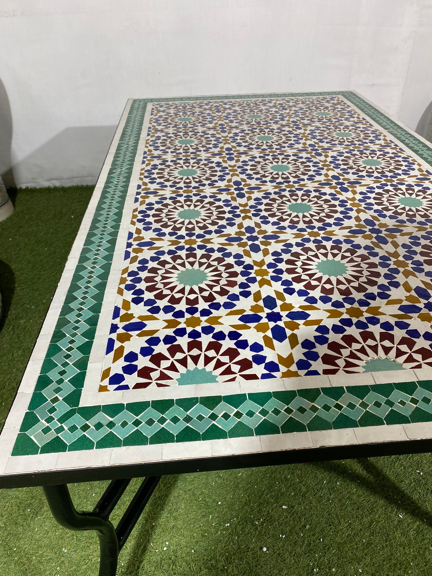 Handmade Moroccan Zellige Mosaic Table – Classic Green Elegance