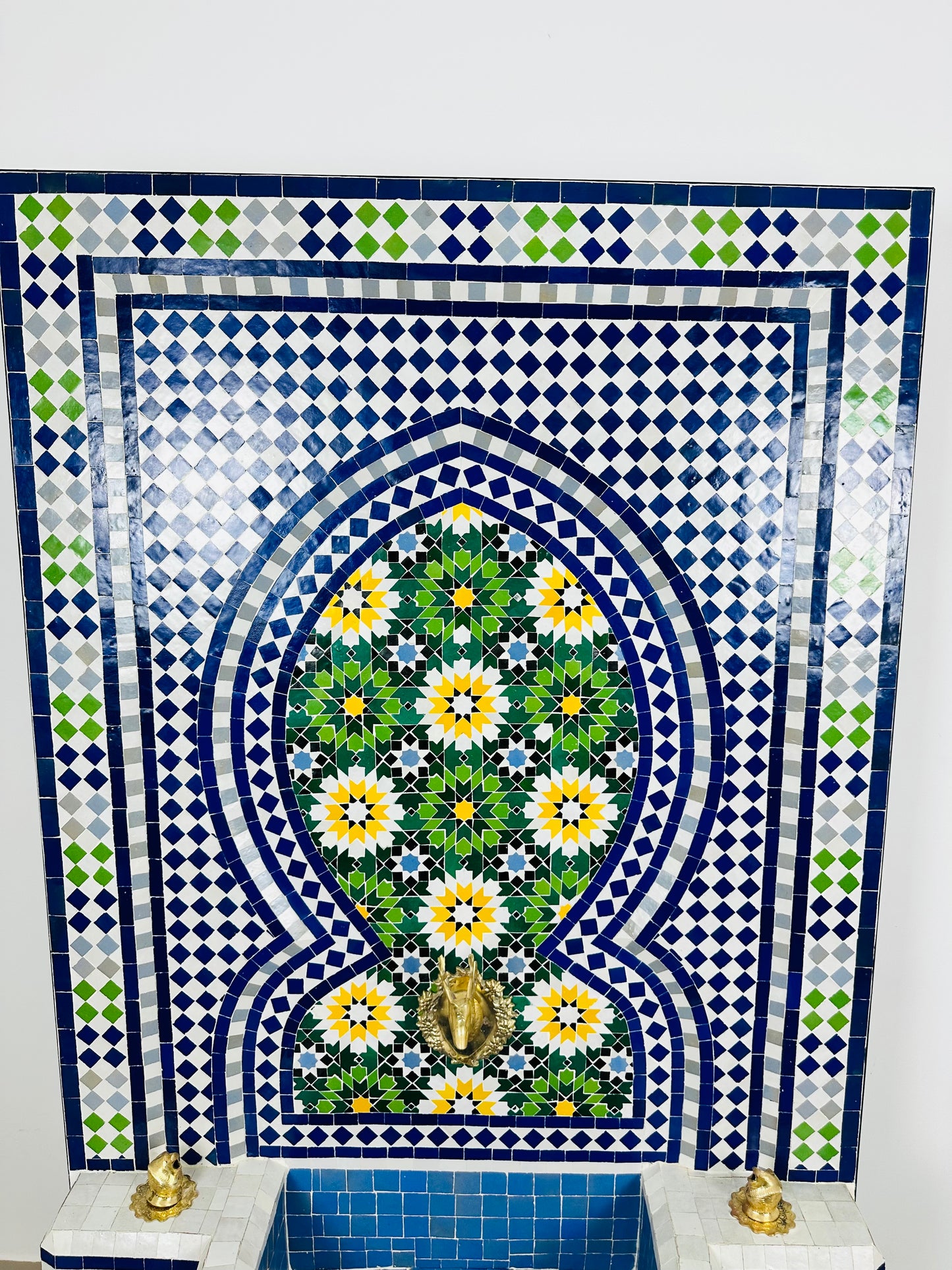 Handcrafted Moroccan Zellige Fountain – Floral Elegance with Three Faucets
