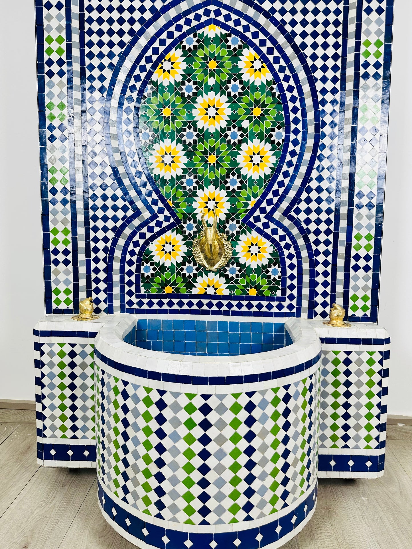 Handcrafted Moroccan Zellige Fountain – Floral Elegance with Three Faucets