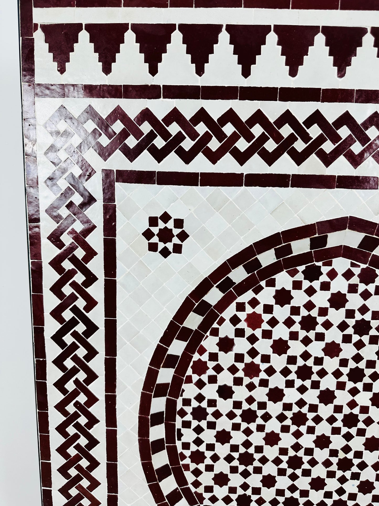 Handcrafted Moroccan Zellige Fountain – Elegant Red & White Geometric Design