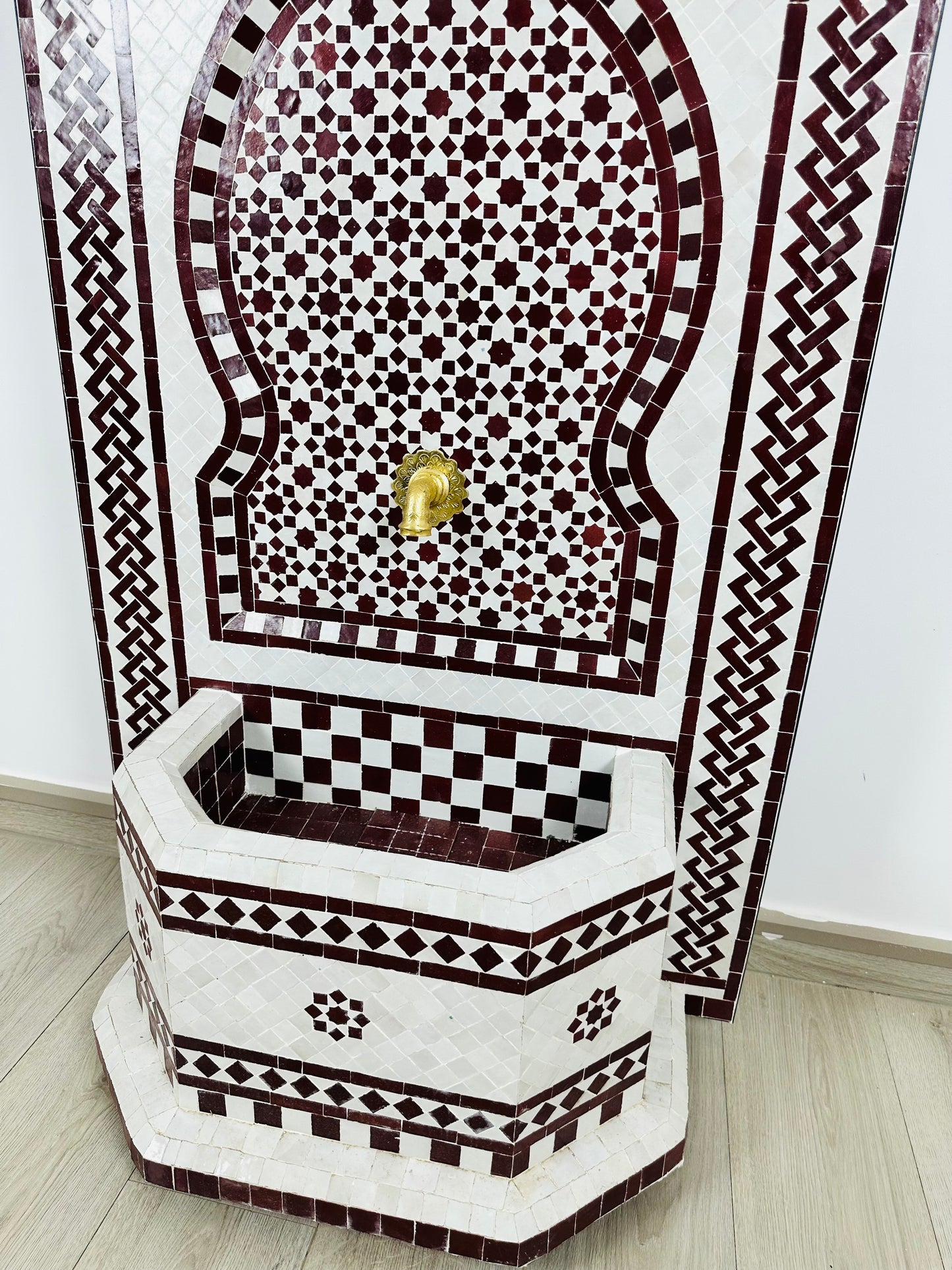 Handcrafted Moroccan Zellige Fountain – Elegant Red & White Geometric Design