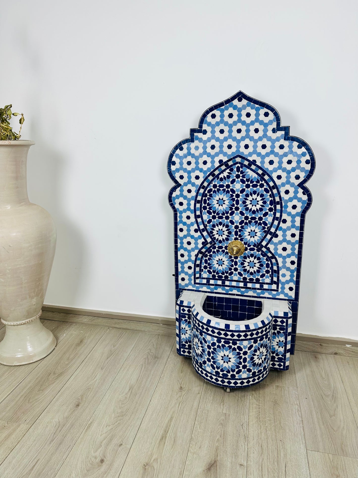 Handcrafted Moroccan Zellige Fountain – Classic Blue & White Elegance