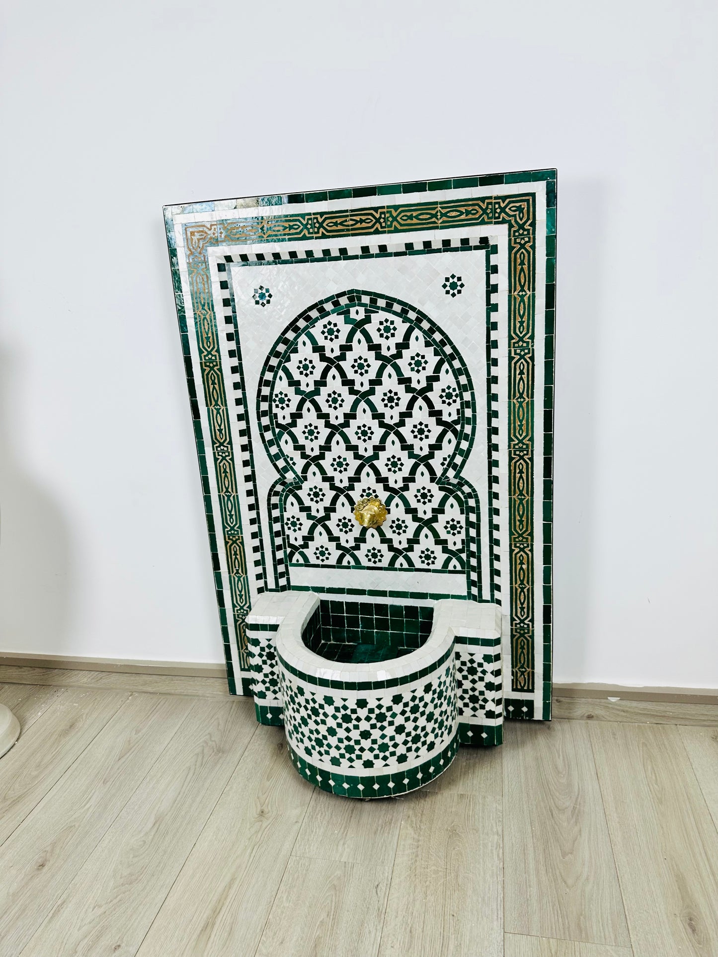 Handcrafted Moroccan Zellige Fountain – Green & White Elegance