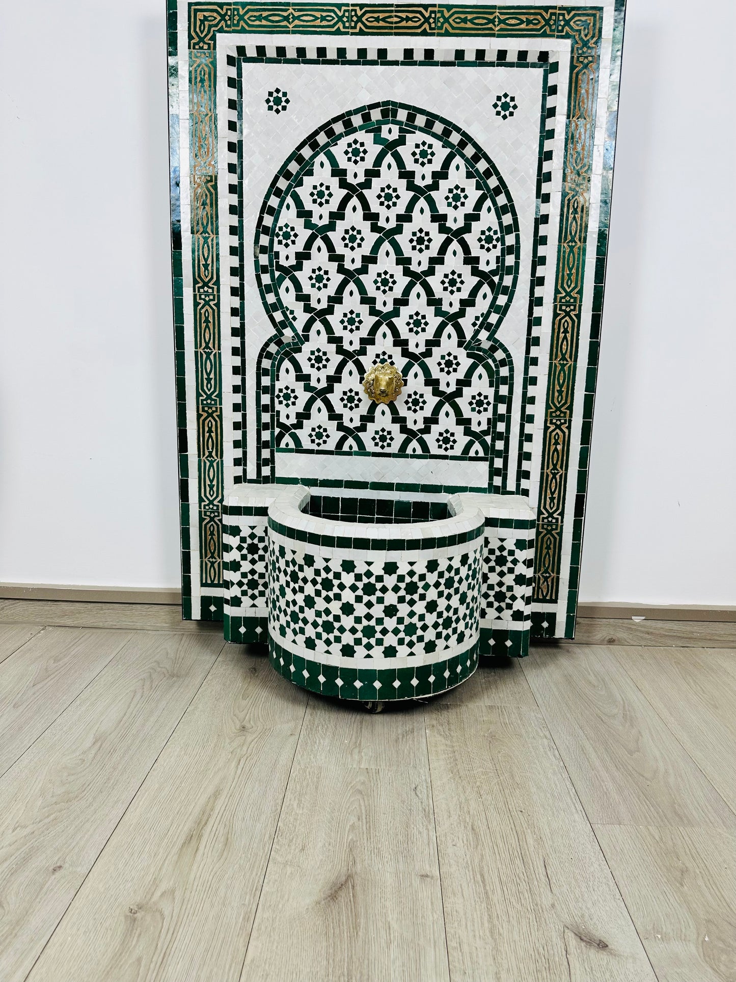 Handcrafted Moroccan Zellige Fountain – Green & White Elegance