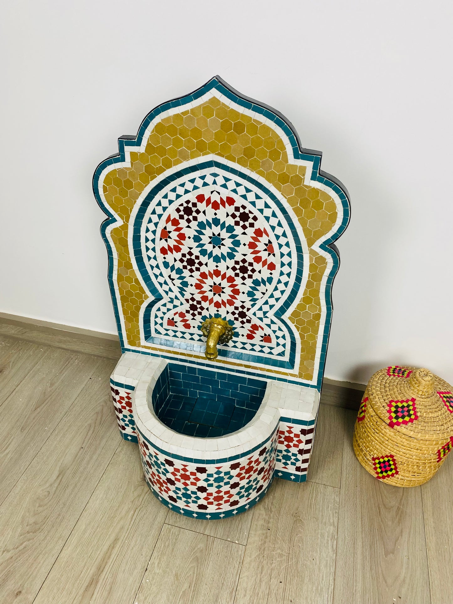 Handcrafted Moroccan Zellige Fountain – A Masterpiece of Color & Tradition