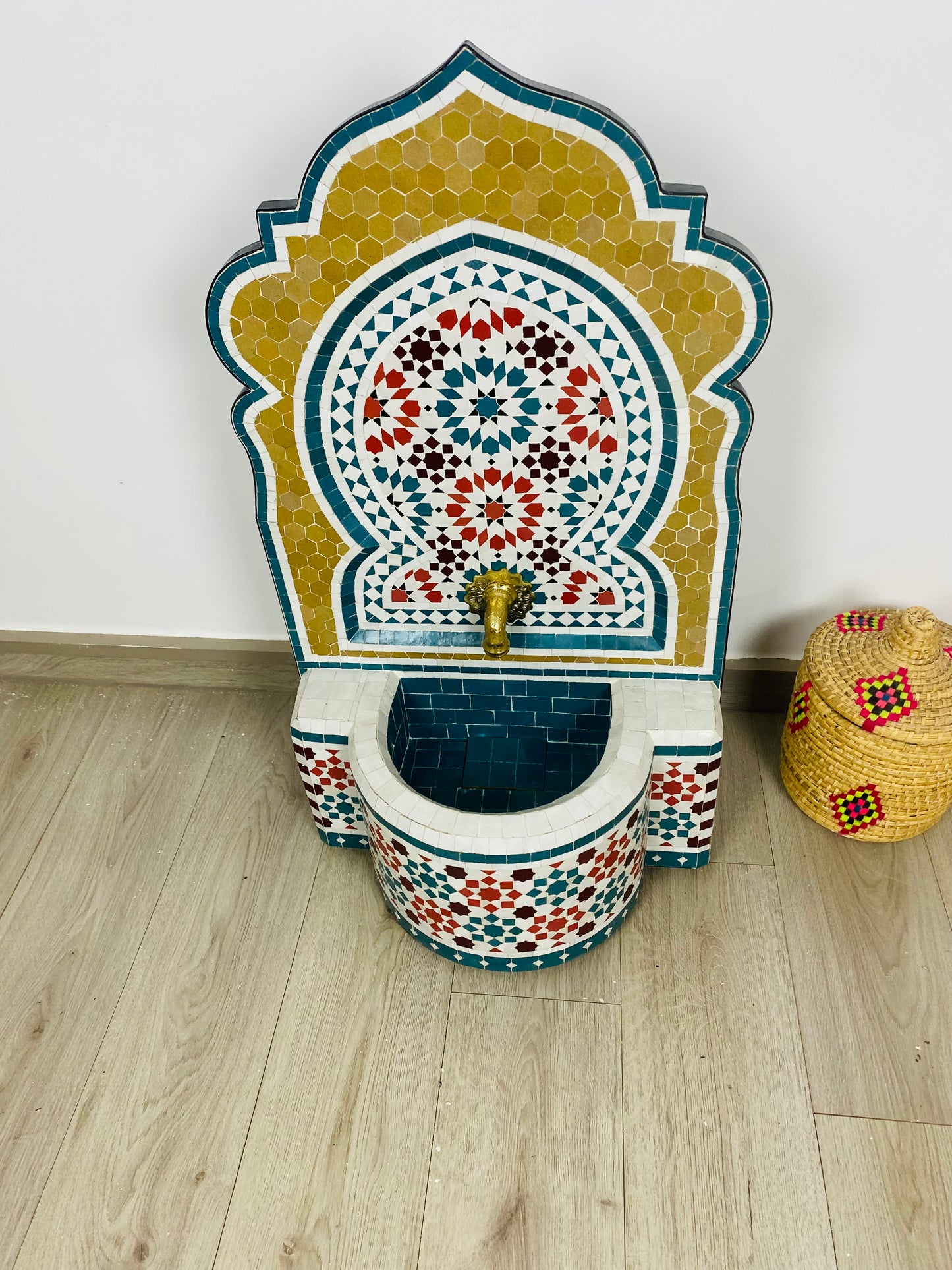Handcrafted Moroccan Zellige Fountain – A Masterpiece of Color & Tradition