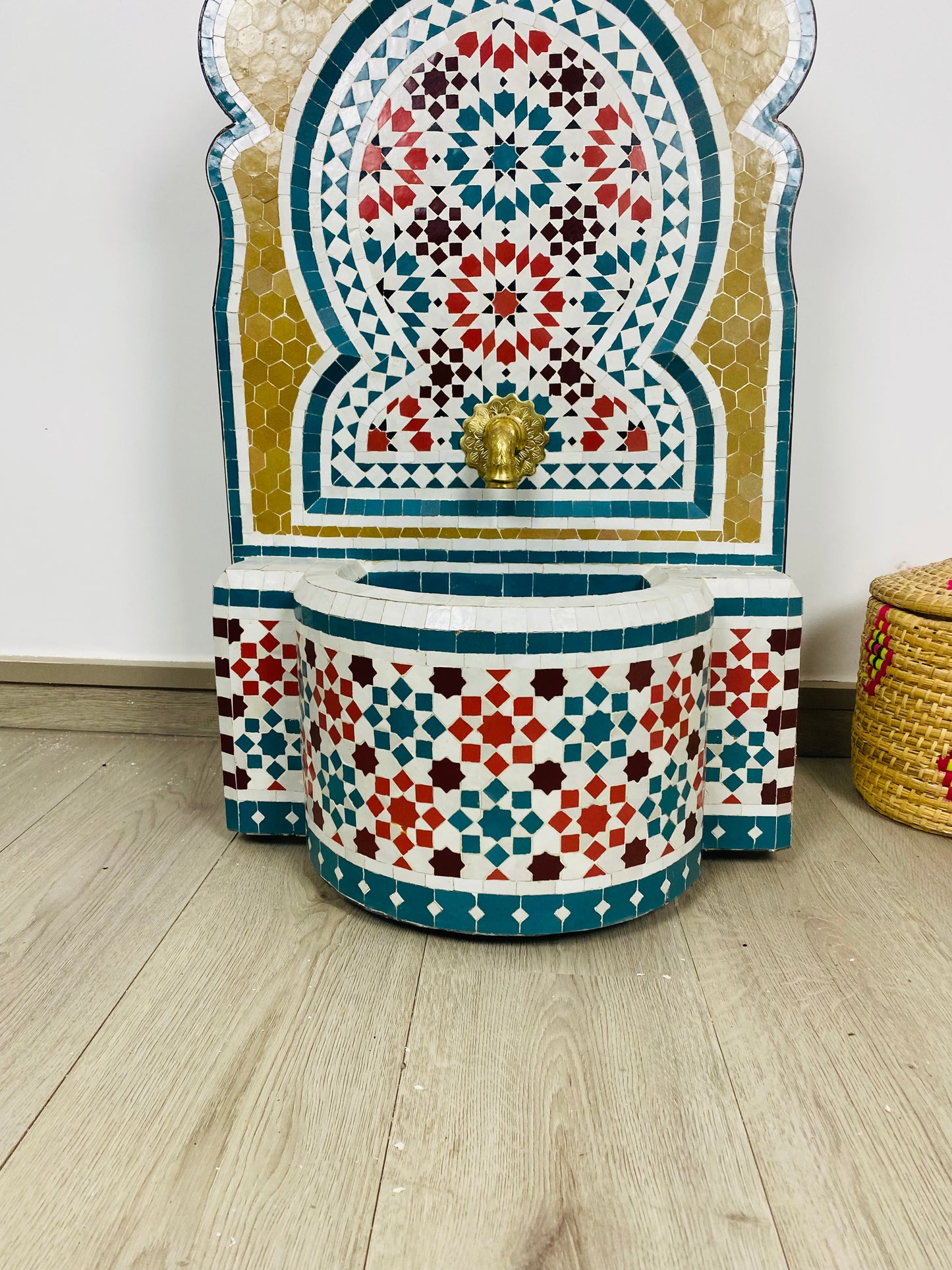 Handcrafted Moroccan Zellige Fountain – A Masterpiece of Color & Tradition