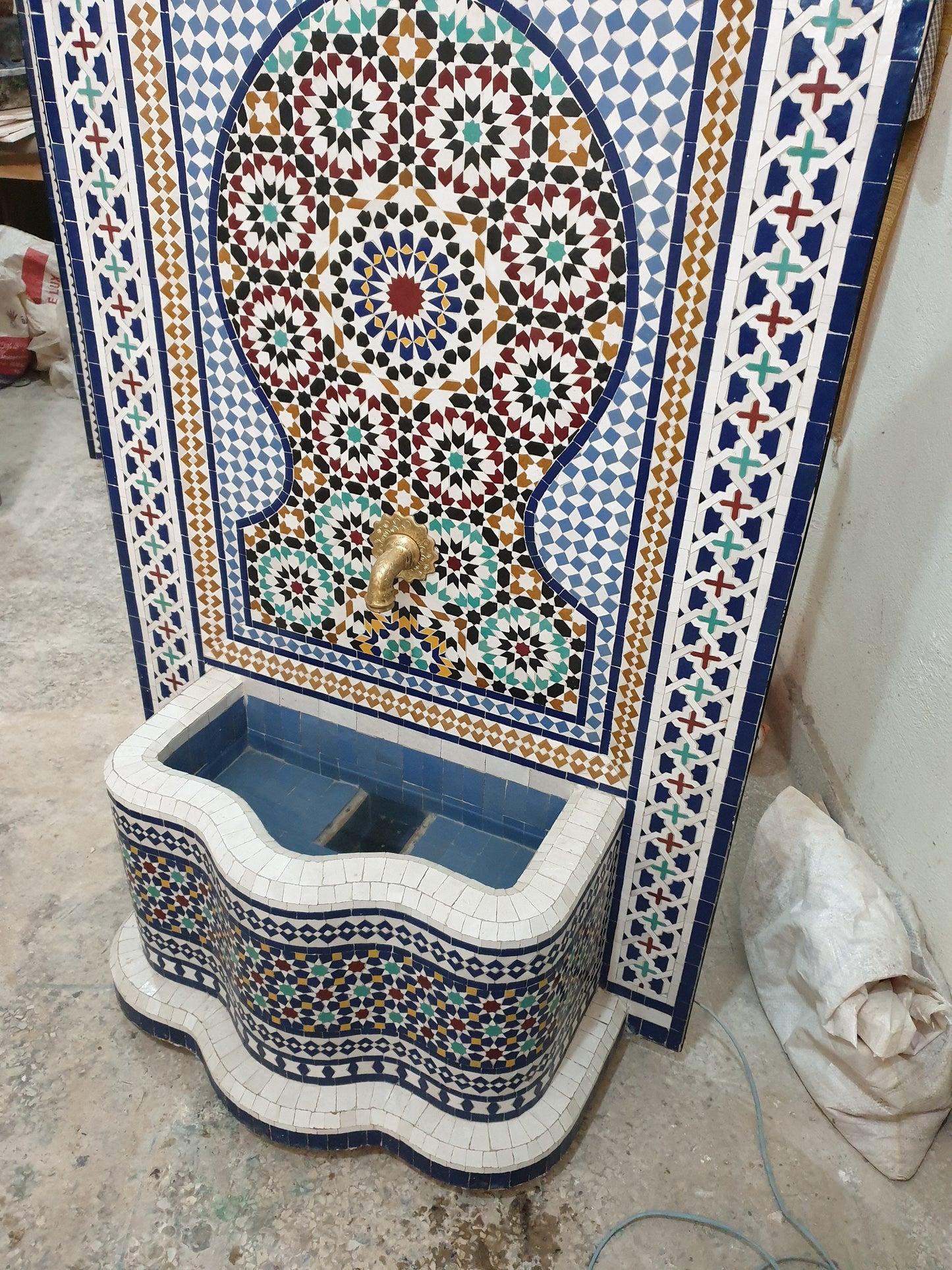 Andalusian Mosaic Moroccan Fountain – A Timeless Masterpiece