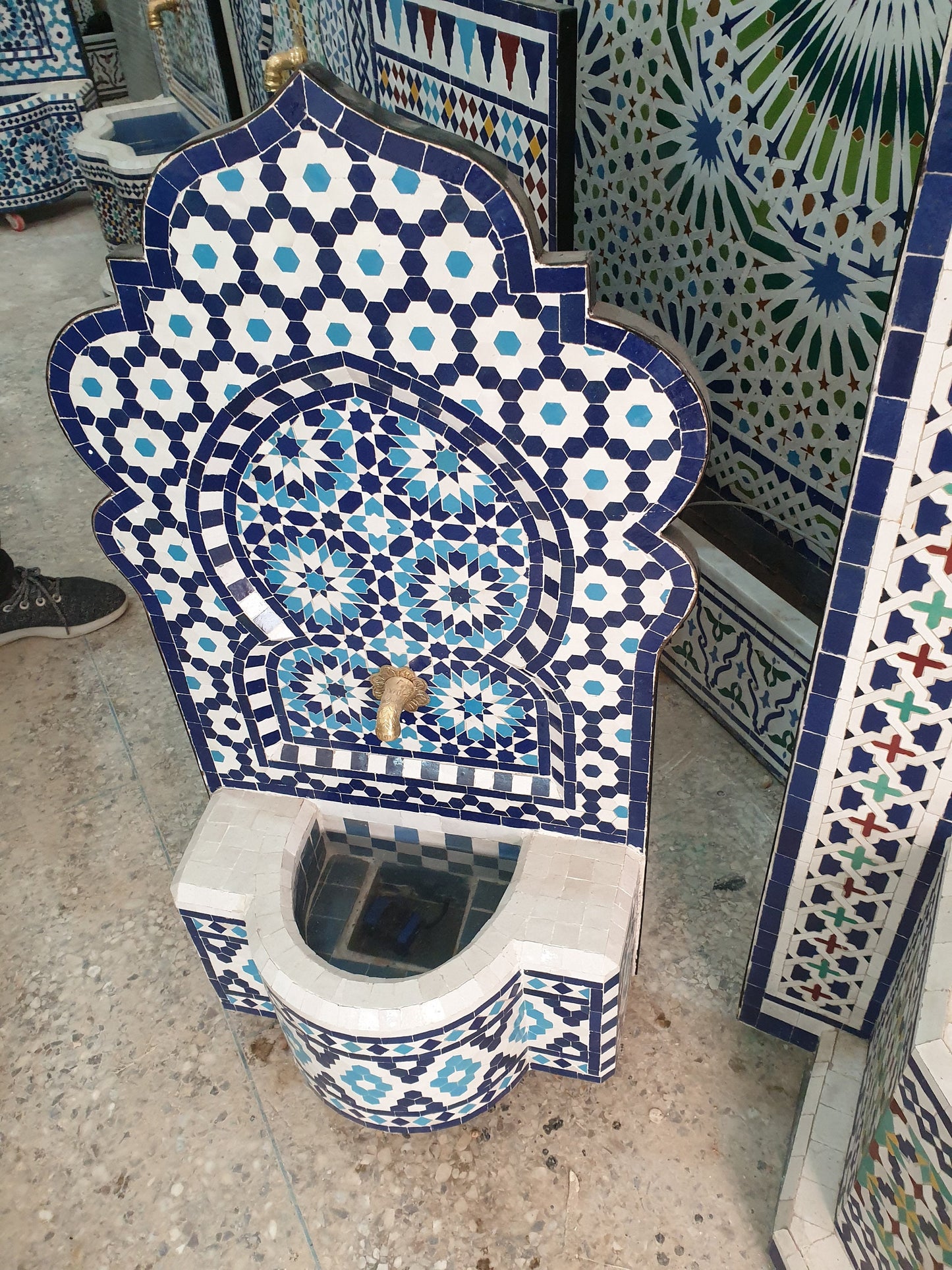 Royal Blue Moroccan Fountain – A Statement of Elegance