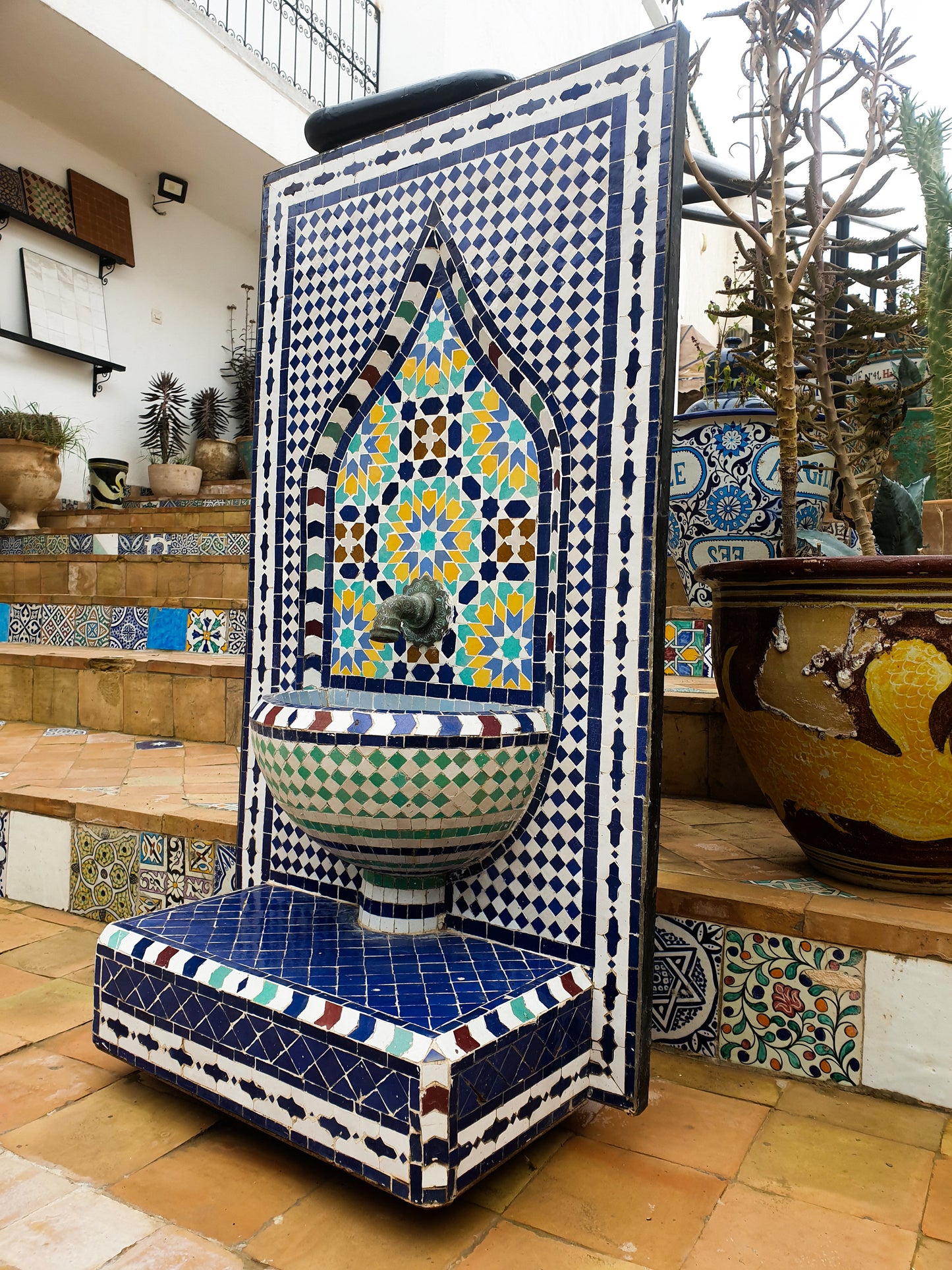 Moroccan Zellige Mosaic Fountain – Traditional Elegance with a Timeless Design